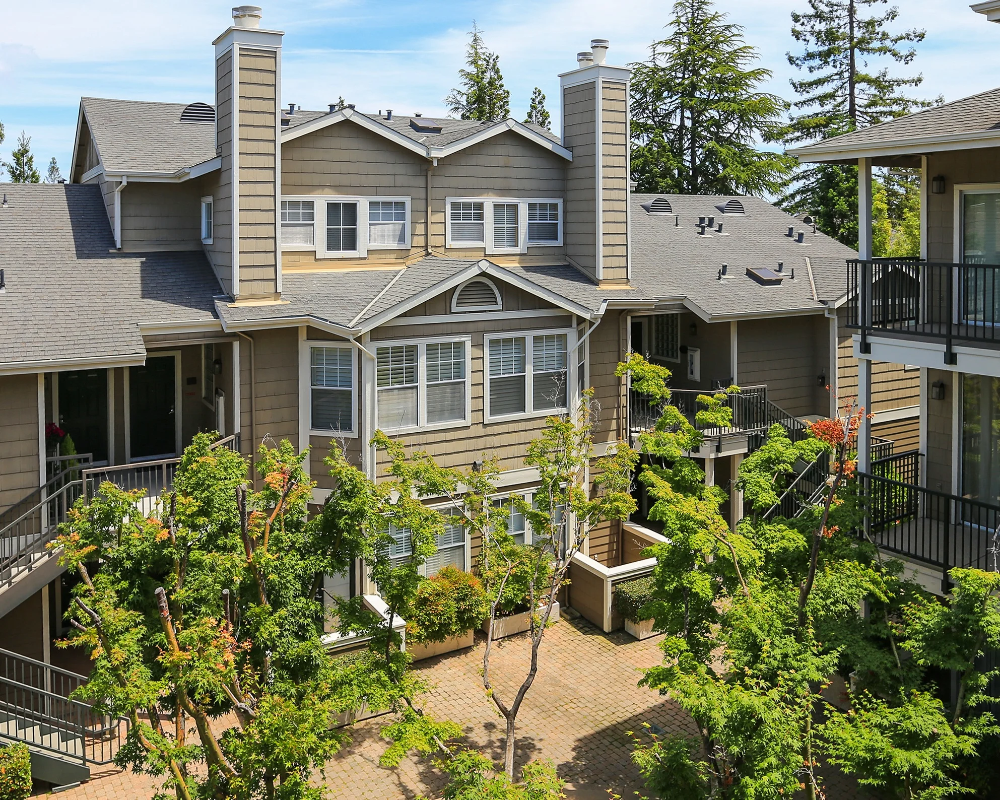 2160 SANTA CRUZ AVENUE, MENLO PARK