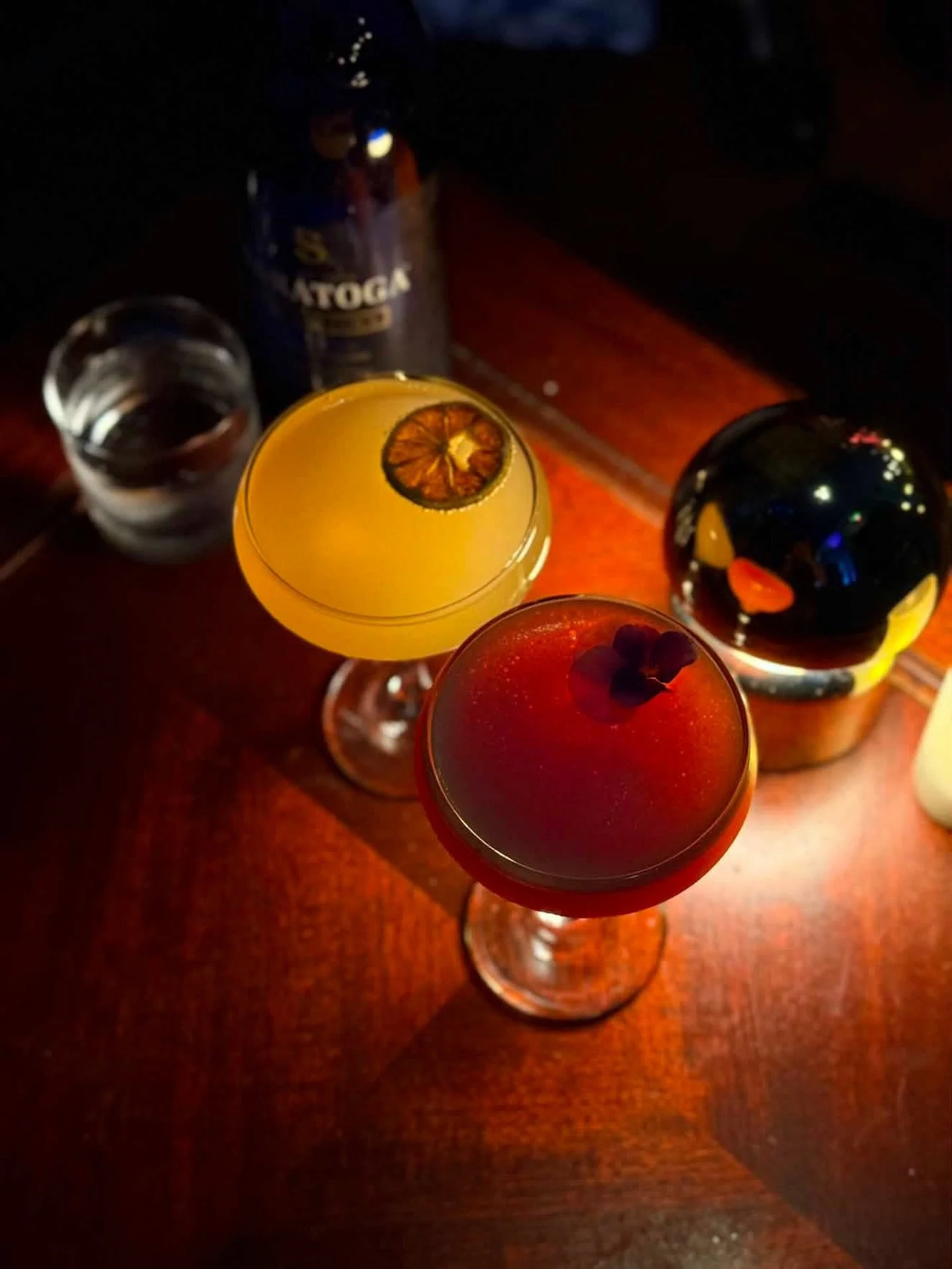 The perfect duo for a night behind the hidden door. Meet the Uno Rivera and the Canon Del Amor. One brings a bright, sharp mix of elderflower liquor, crisp Cava, grapefruit, bitters, and fresh lime. The other deepens the profile with Porto Branco, vi