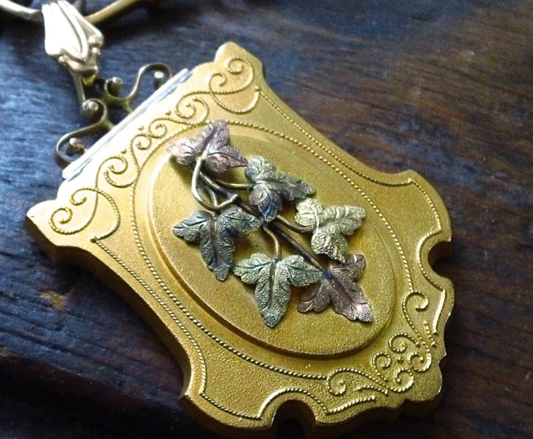 Victorian gold filled pendant. A beautiful sample of Victorian period use of color and texture.