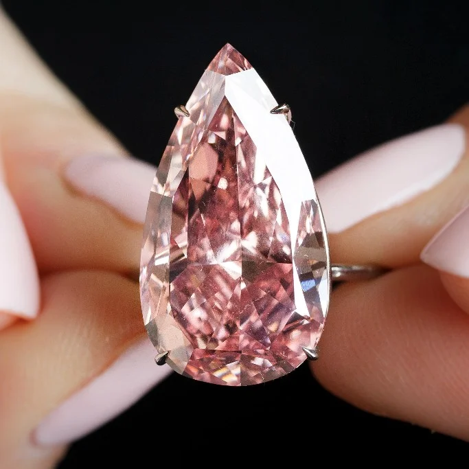 Unique Pink - extremely rare 15.38 carat pear-shaped pink diamond