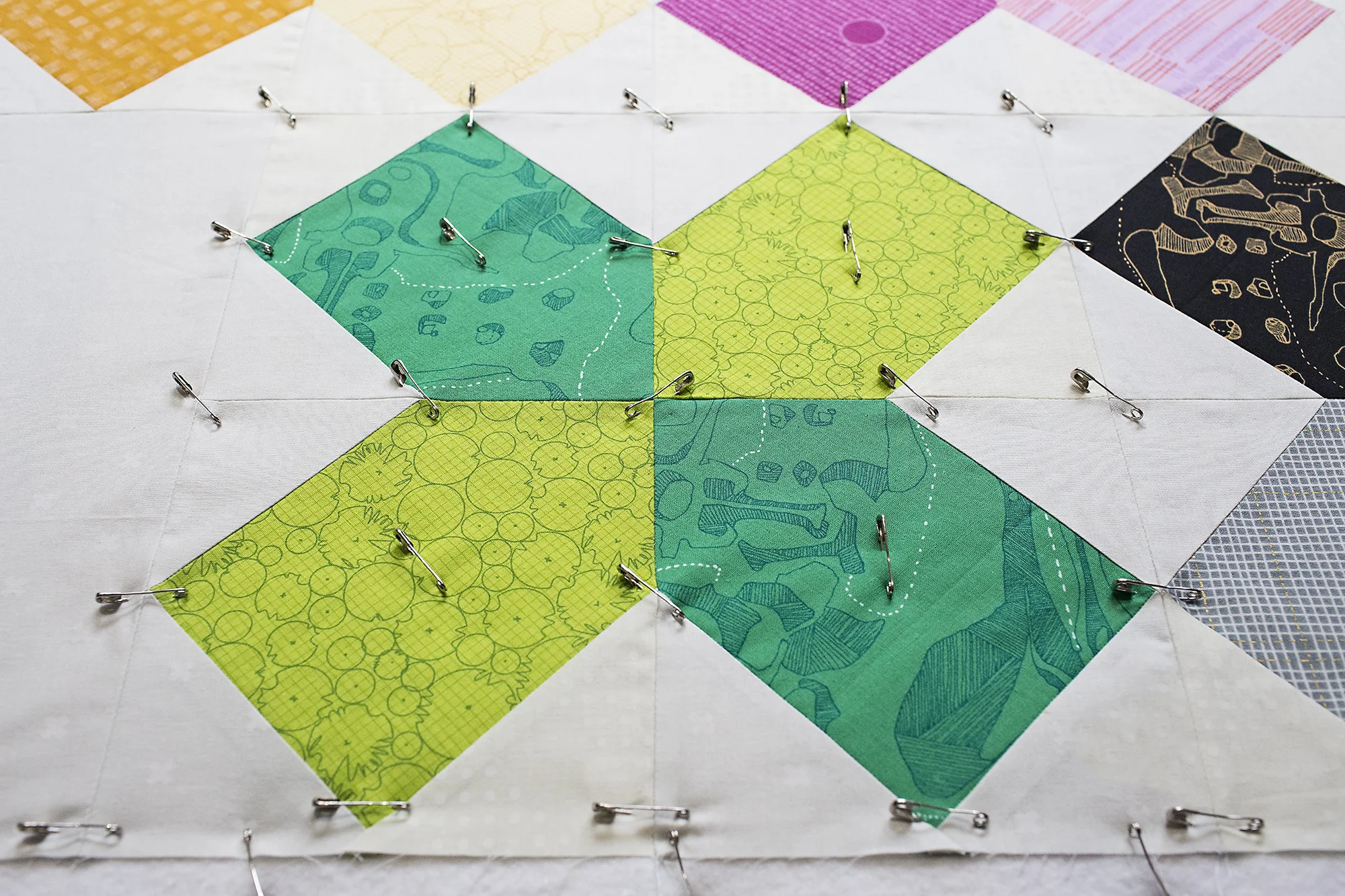 How to Pin Baste a Quilt : Fresh Lemons Quilts