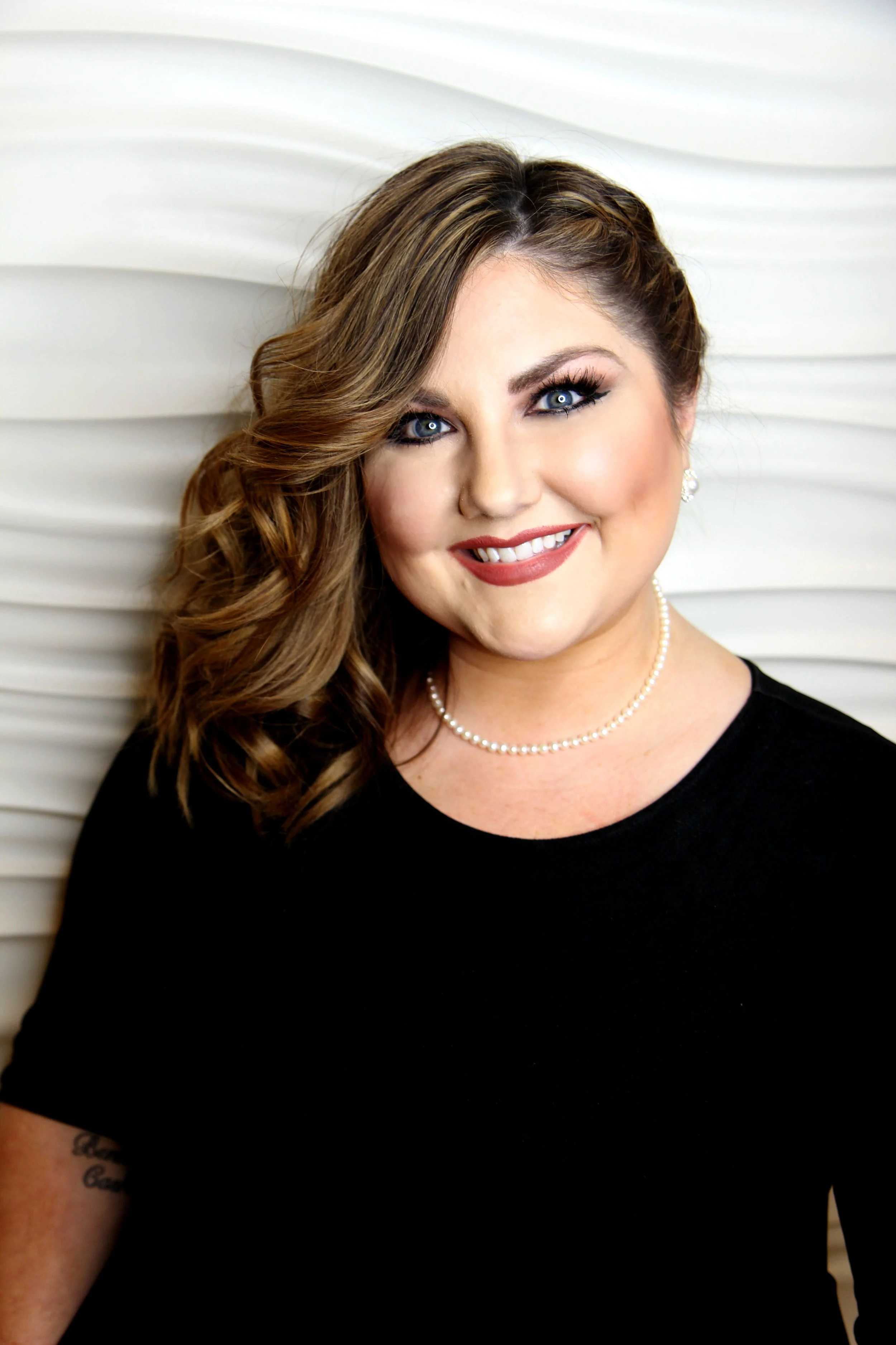 Amanda Perry , Hair & Makeup Artist Amanda has been a licensed stylist since 2008. She is trained in Pivot Point design, and gains the latest training by attending classes by Redken, Sam Villa, Tina Terry Hunt and even the Redken Exchange in New York! Education and experience have provided Amanda with a strong foundation to consistently deliver excellent hair. Amanda focuses on Women’s and Gentlemen’s design, coloring, lightening and balayage. From a short pixie to long curly locks, you will leave with the confidence to achieve the same polished look at home! Always expanding on her talents, Amanda can also create formal event styled hair and a make-up application to complete your look. In her free time, Amanda enjoys the great outdoors with her family! Instagram: @amandaroseprofessional Facebook: Amanda Rose Professional Specialized Education Color and Know Why, Redken Exchange, NY