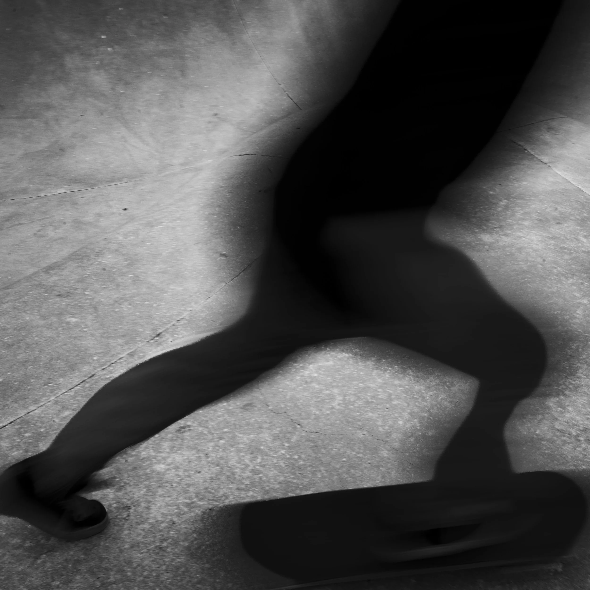 Skateboarder Blur L1005701.jpg