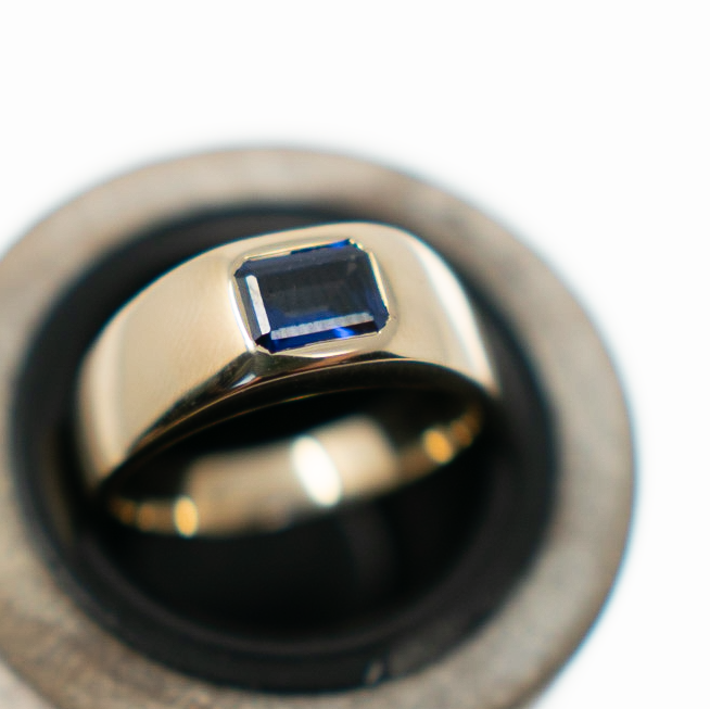 Sapphire ring_artsy_2.png