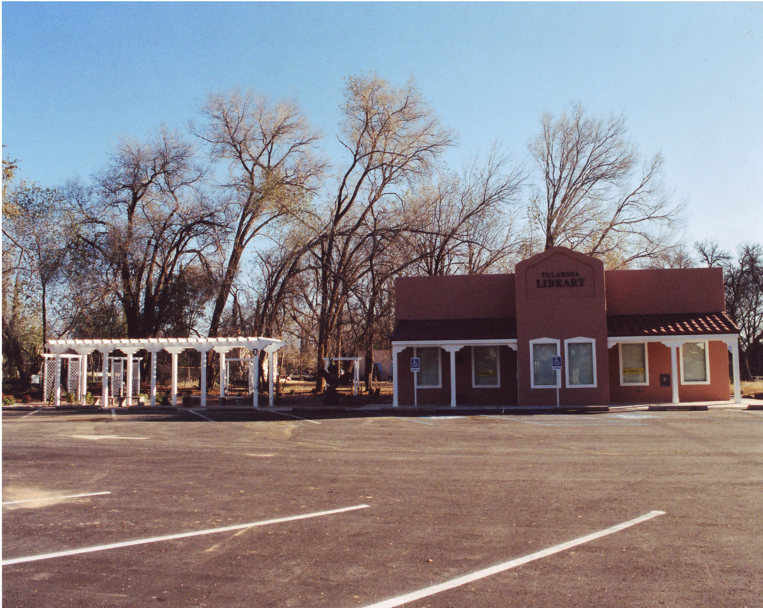 Tularosa library. 2006.