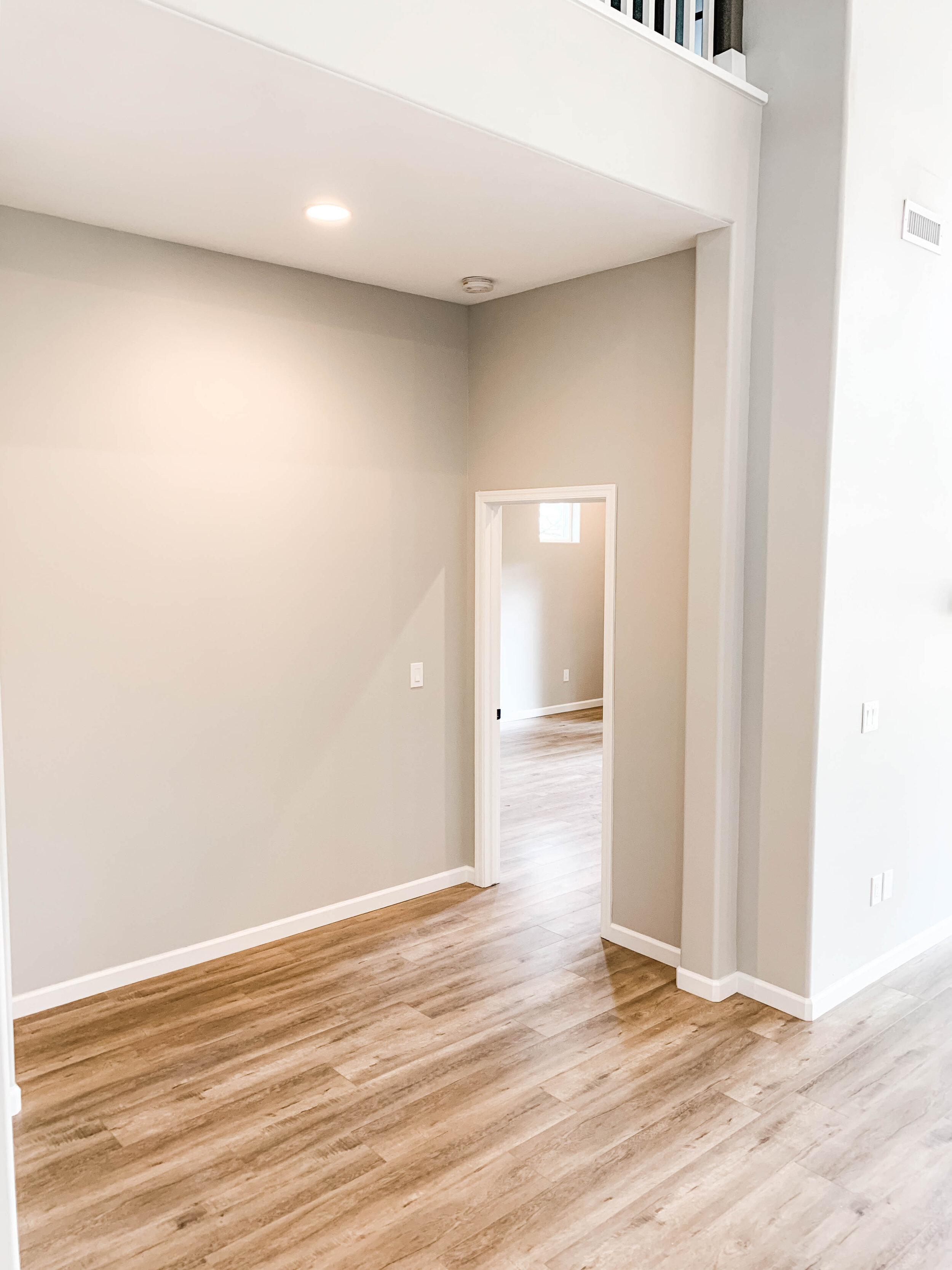 oakmont to master bedroom.jpg