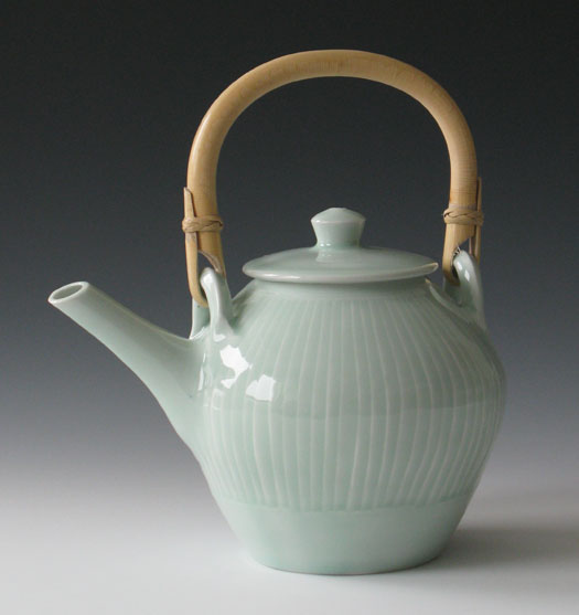 porcelain fluted teapot_0661.jpg