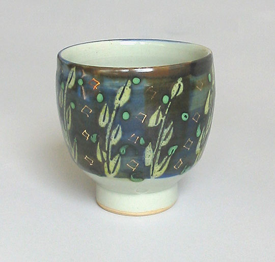 yunomi-with-gold-lustre.jpg