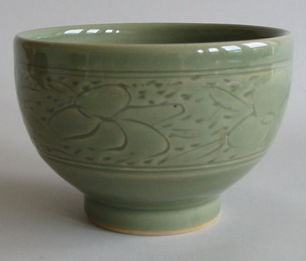 carved 8 inch celadon bowl_339.jpg