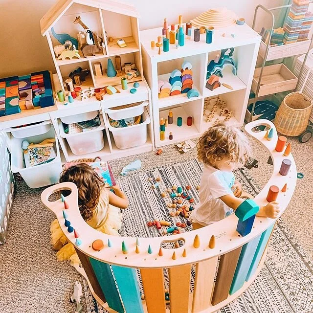 There’s always beauty in the mess; sometimes, you just have to look deeper. 🌈☀️🌸