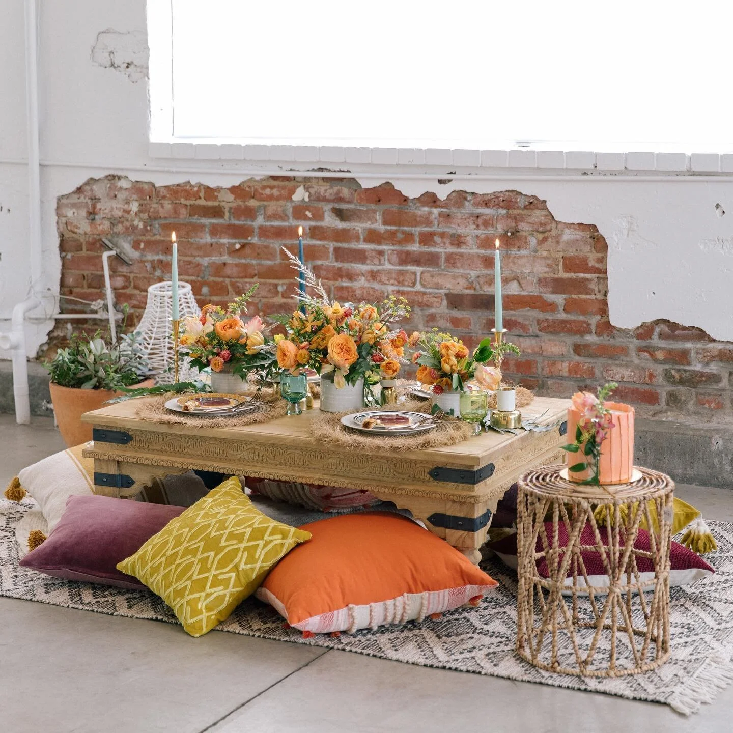 We are so happy to share photos from our Moroccan Inspired styled shoot! We drew inspiration from the vibrant colors, textures, and architectural designs found within Morocco. We loved playing with color for this stunning design 💛🧡
.
.
Shoutout to 