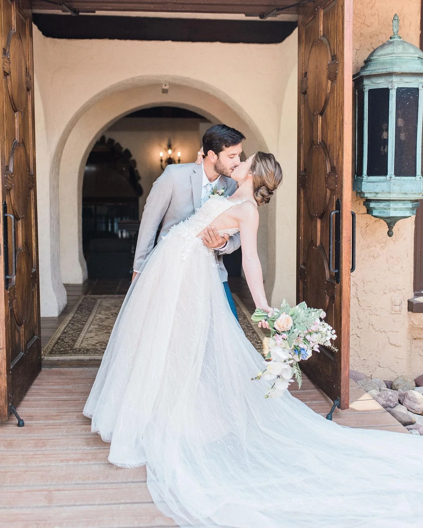 Dipping into Thursday! These two are so in love 🥰 
.
.
Photography: @jennawrenphotography 
Planning &amp; Design: #candaceelaineevents 
Flowers: @lummecreations 
Dance instructor: @magicweddingdance 
Dress: @luvbridaldenver 
HMUA: @amymerritthairand