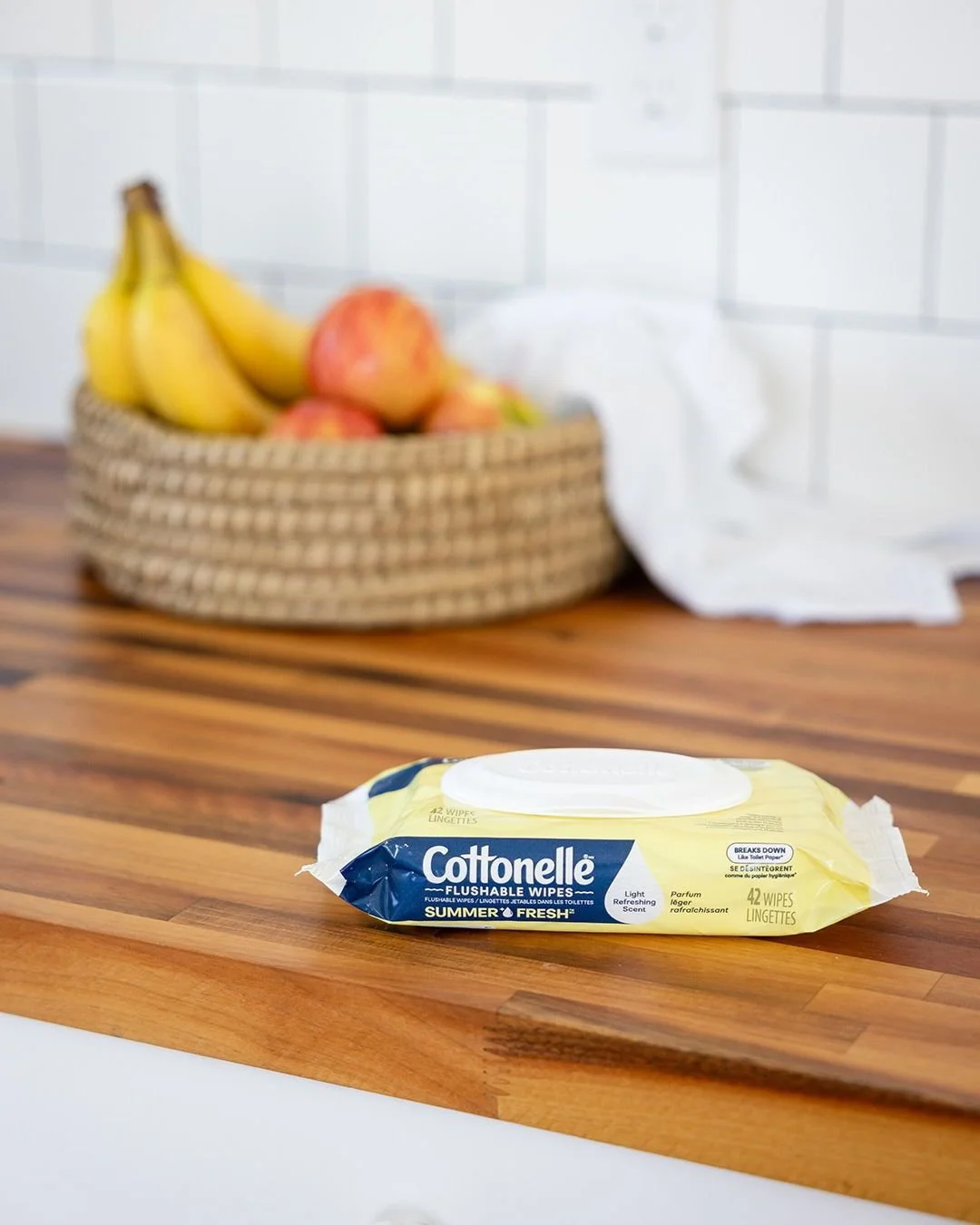A good brand library needs to show a product in every scenario it might actually be used. From designing modern bathroom vignettes in the studio to staging real-world, on-the-go scenes in the car and gym, this Cottonelle shoot was all about building 