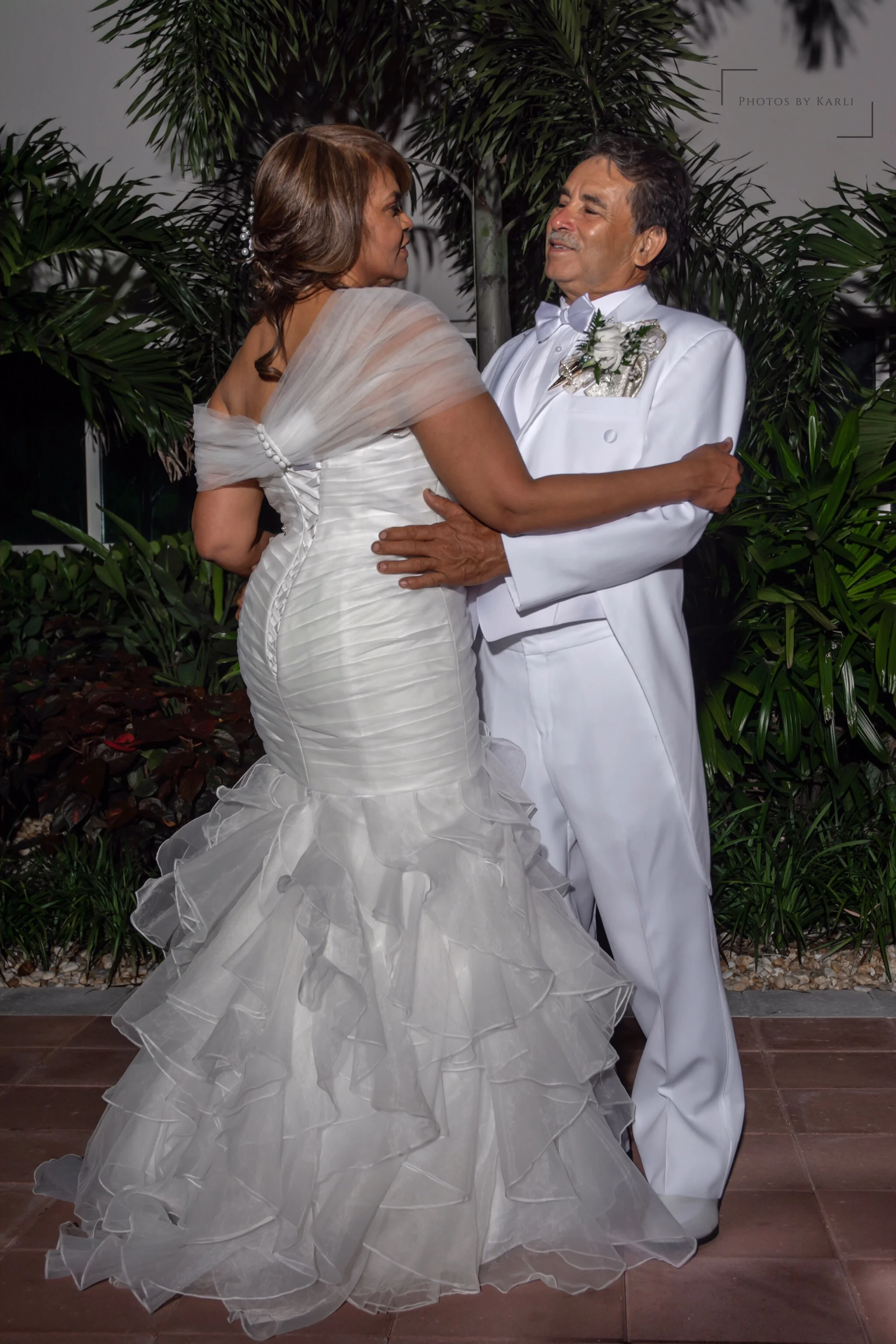 87733517-C91C-4088-A4BA-A2D01021929B