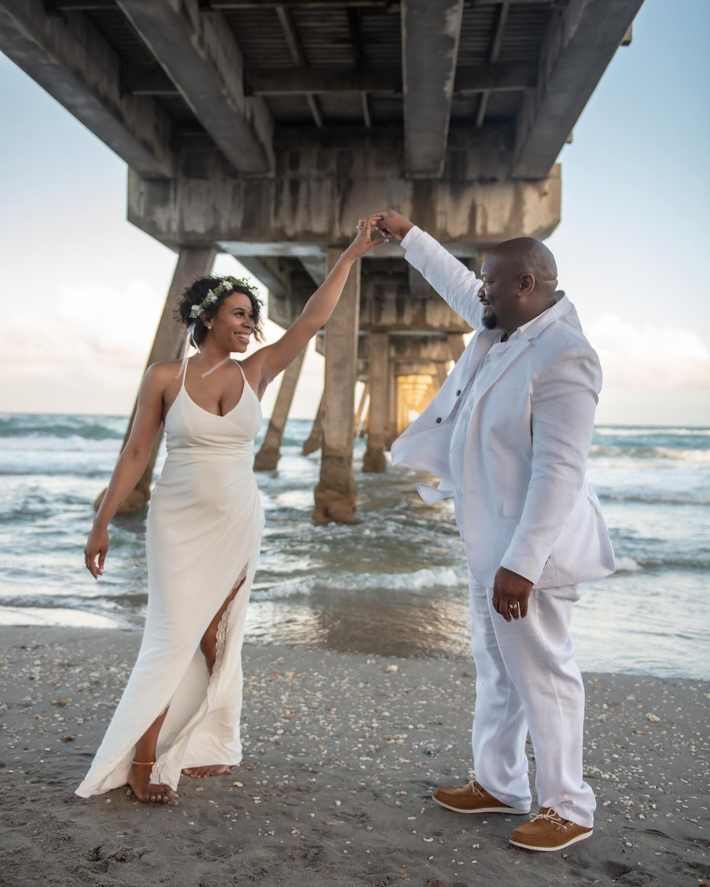 Forever &amp; Always 

Wedding  1.1.21 

I brought the new year in with a wedding. This couple was so beautiful on their most special day. I directed each and every pose it&rsquo;s important to have a photographer that never runs out of posing ideas.