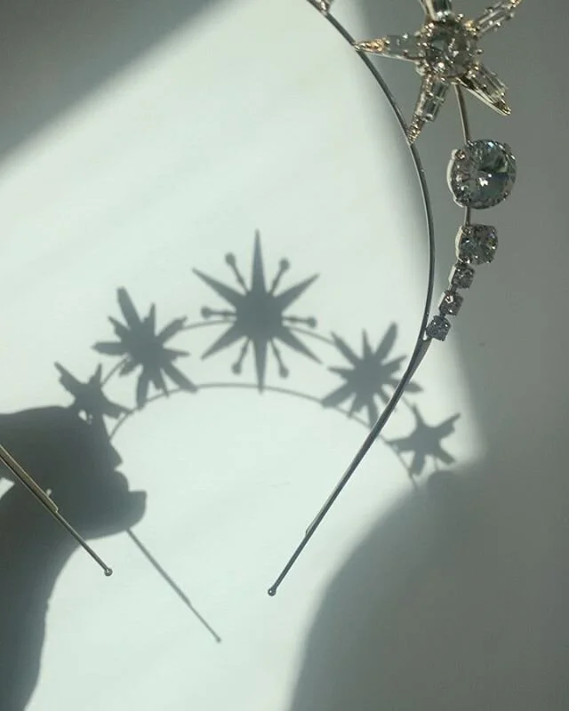 Today I posted this absolute beauty to a lovely bride to be. It&rsquo;s a bespoke version of our EVENSTAR headband ! It simply DAZZLES in the sunshine ☀️🌞 #tillythomaslux