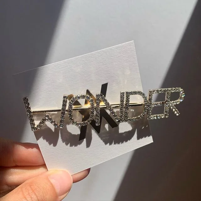 Love this bespoke hair clip which is on it's way to a gorgeous bride. 💫💫💫
.
.
.
#bespokebridal #gettinghitched #bridalfashion #luxurybridal #alternativebride #coolbride #bridalaccesories #fashionbride #londonbride #tillythomaslux #handmade #madeby