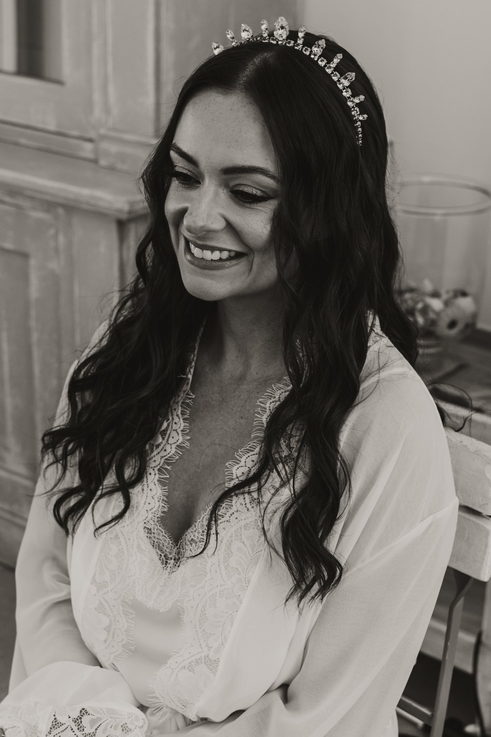 A beautiful wedding in Puglia with a bride wearing a Tilly Thomas Lux crown