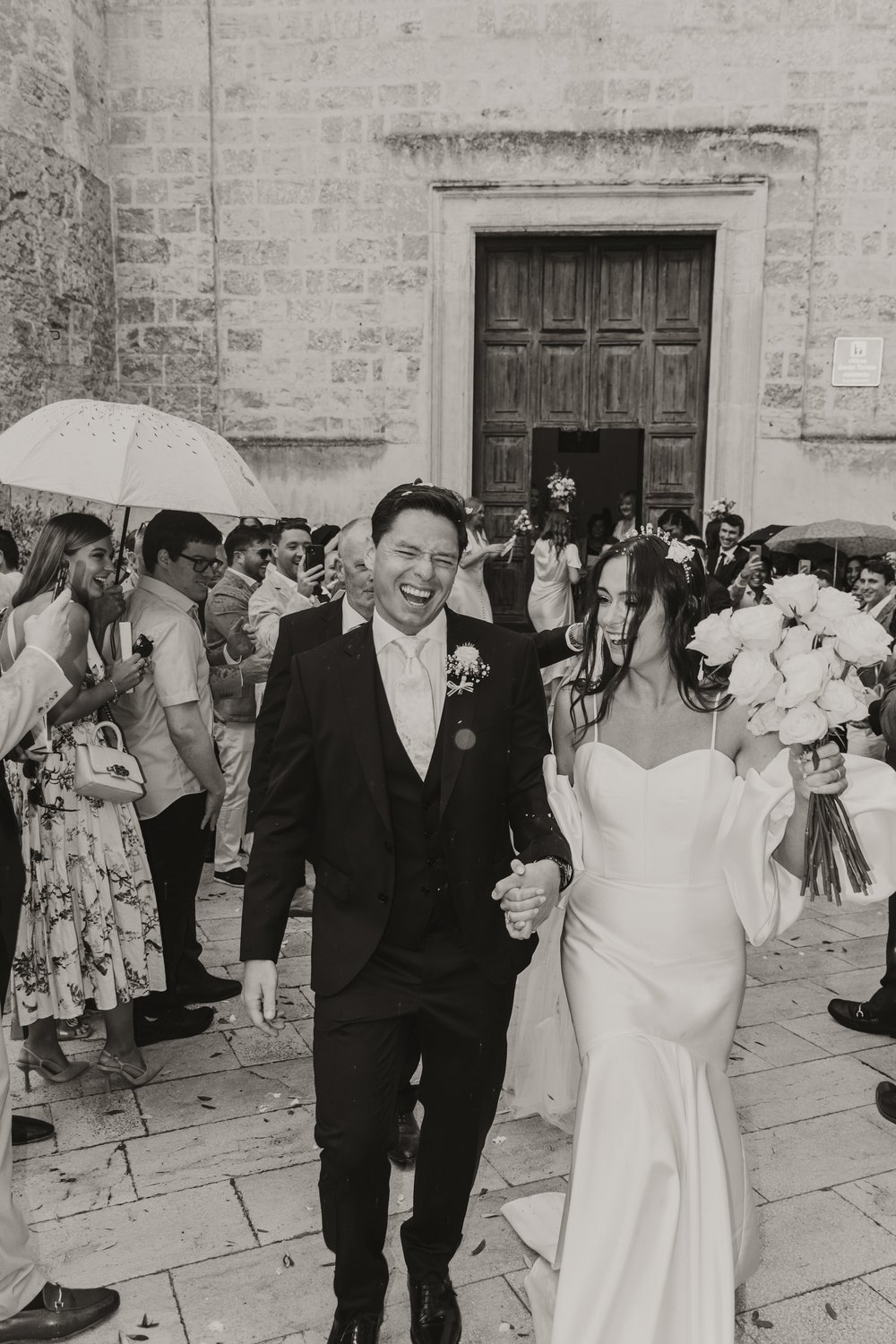 A beautiful wedding in Puglia with a bride wearing a Tilly Thomas Lux crown