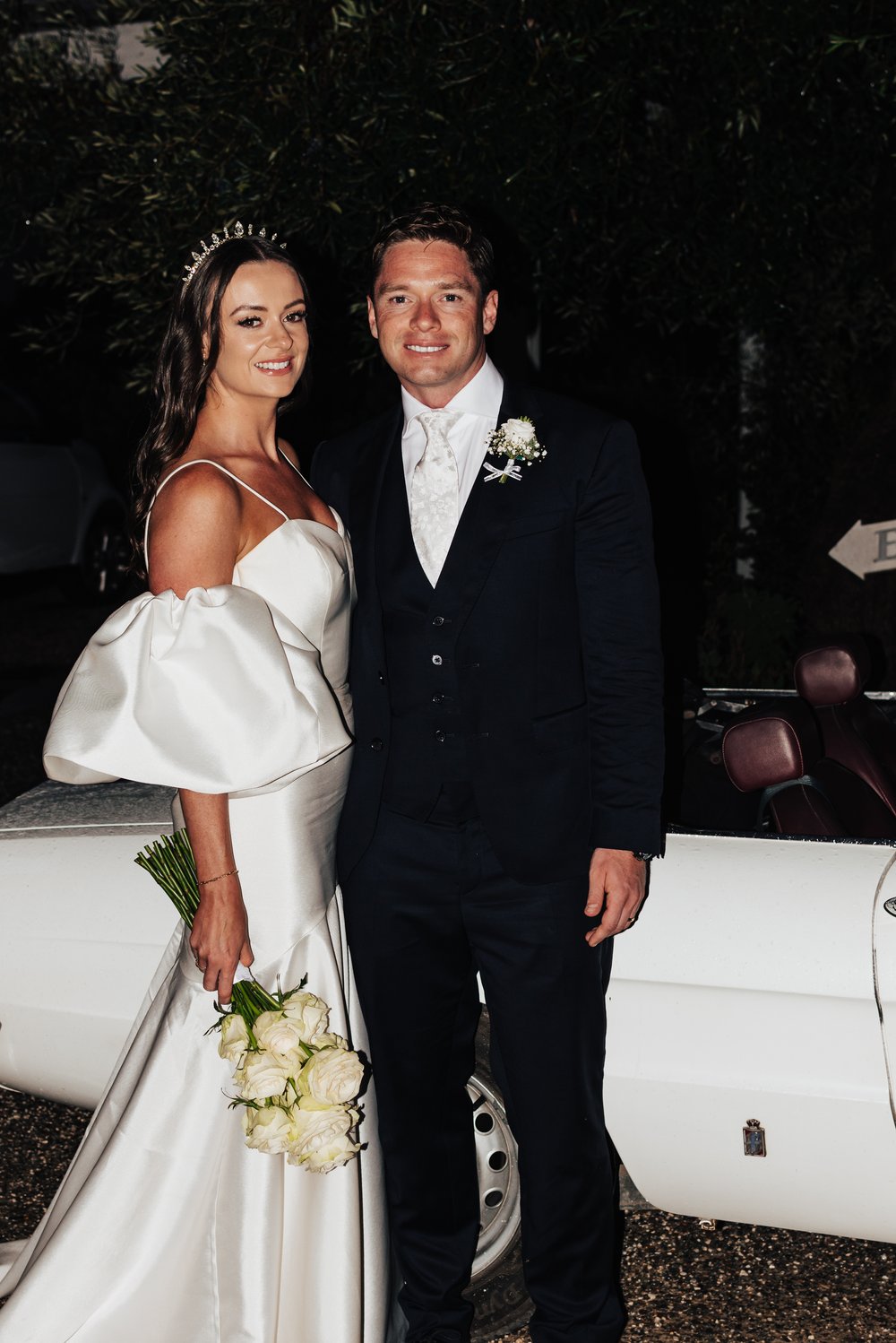 A beautiful wedding in Puglia with a bride wearing a Tilly Thomas Lux crown