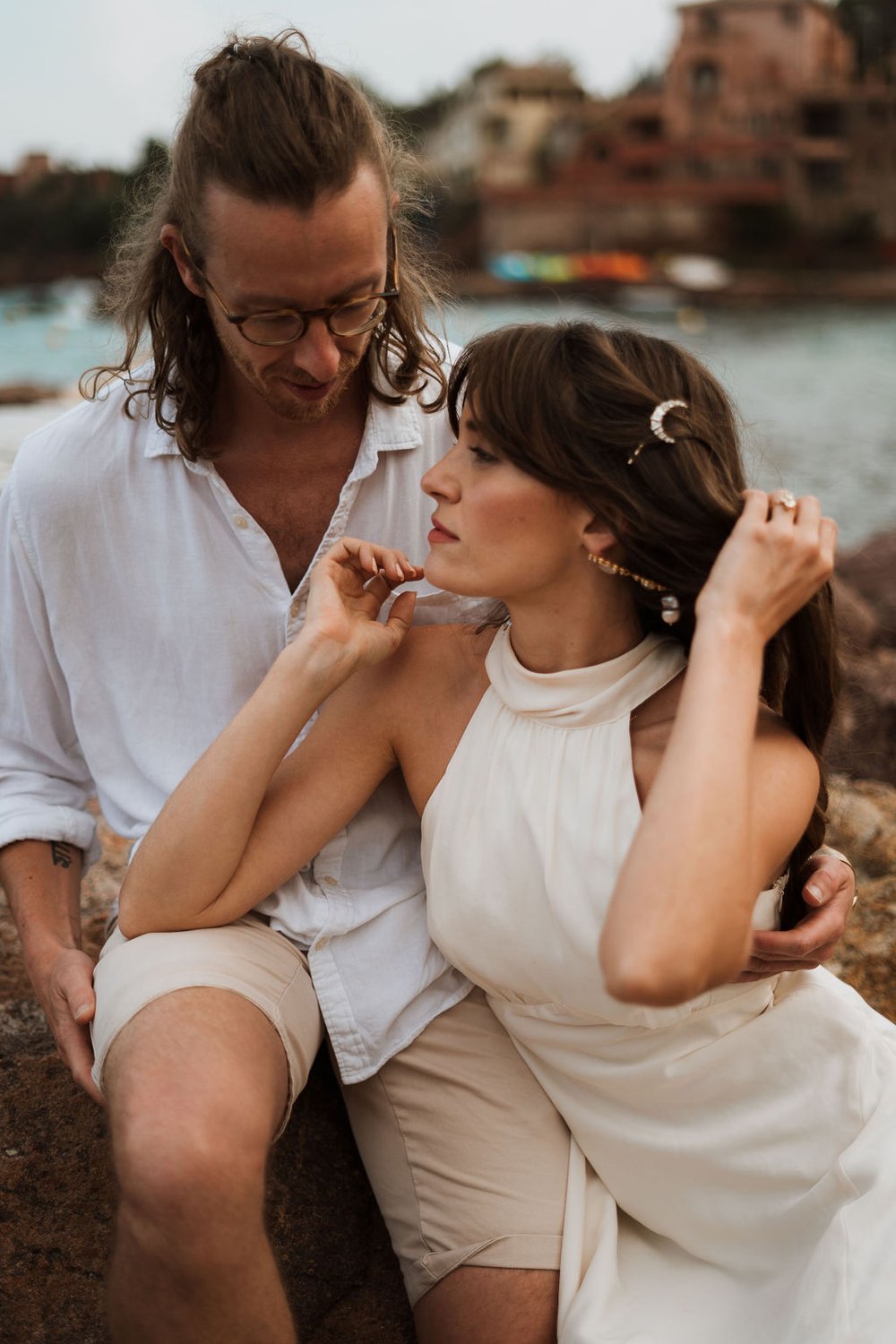 Tilly Thomas Lux crowns for a stunning coastal wedding. Image by Faye Wilde Photography