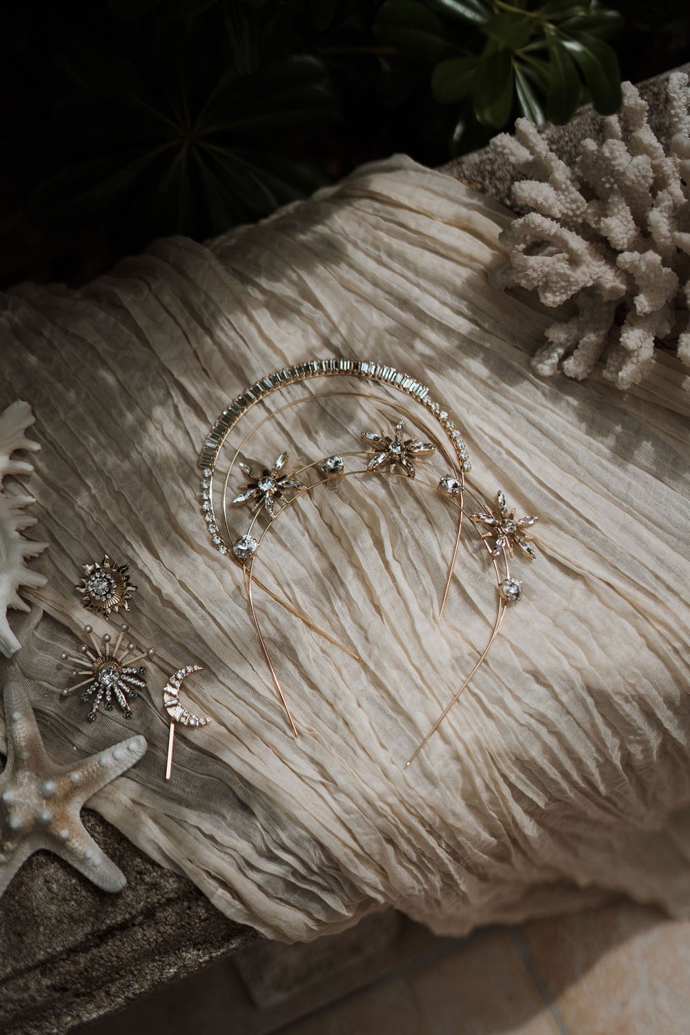 Tilly Thomas Lux crowns for a stunning coastal wedding. Image by Faye Wilde Photography