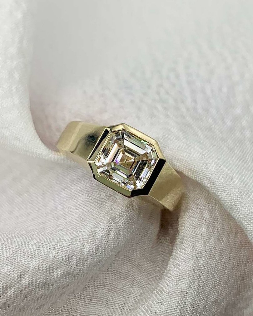 Bespoke 1.5ct Asscher cut lab grown diamond ring in solid gold. 
Made to order with full bespoke design. 

#ttlfine #bespokering #bespokejewellery #asschercutdiamond #diamondsignetring