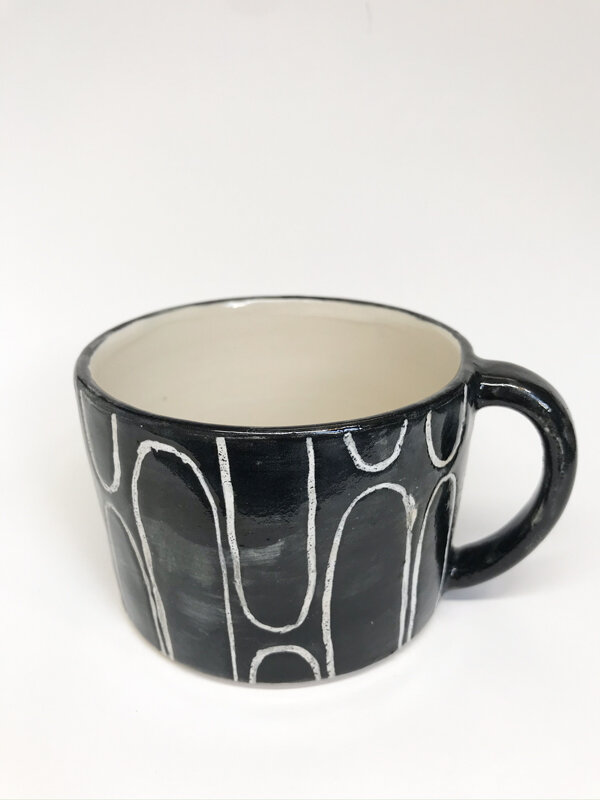 Black and white loops mug