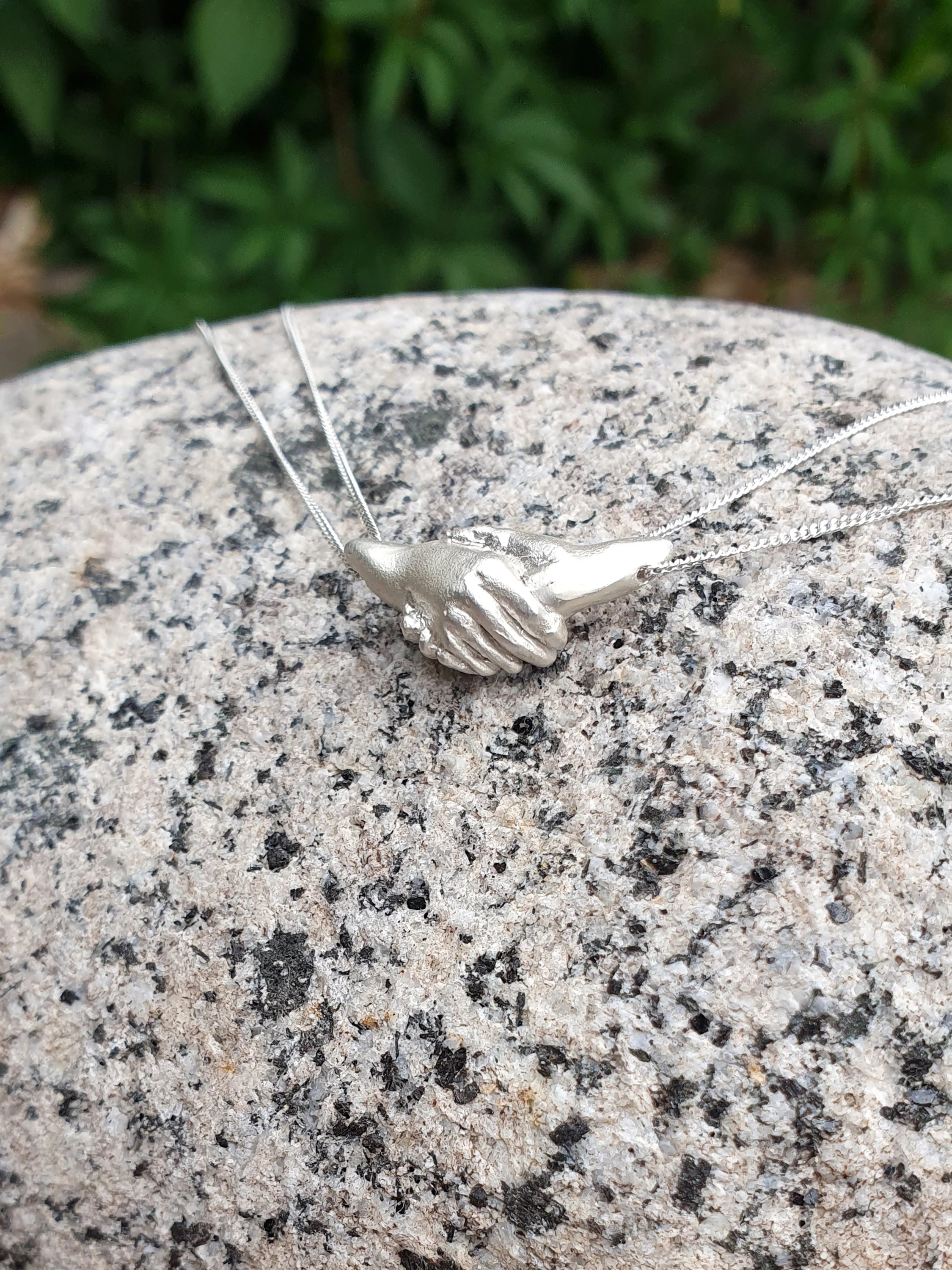 handsclasping_silver03.jpg