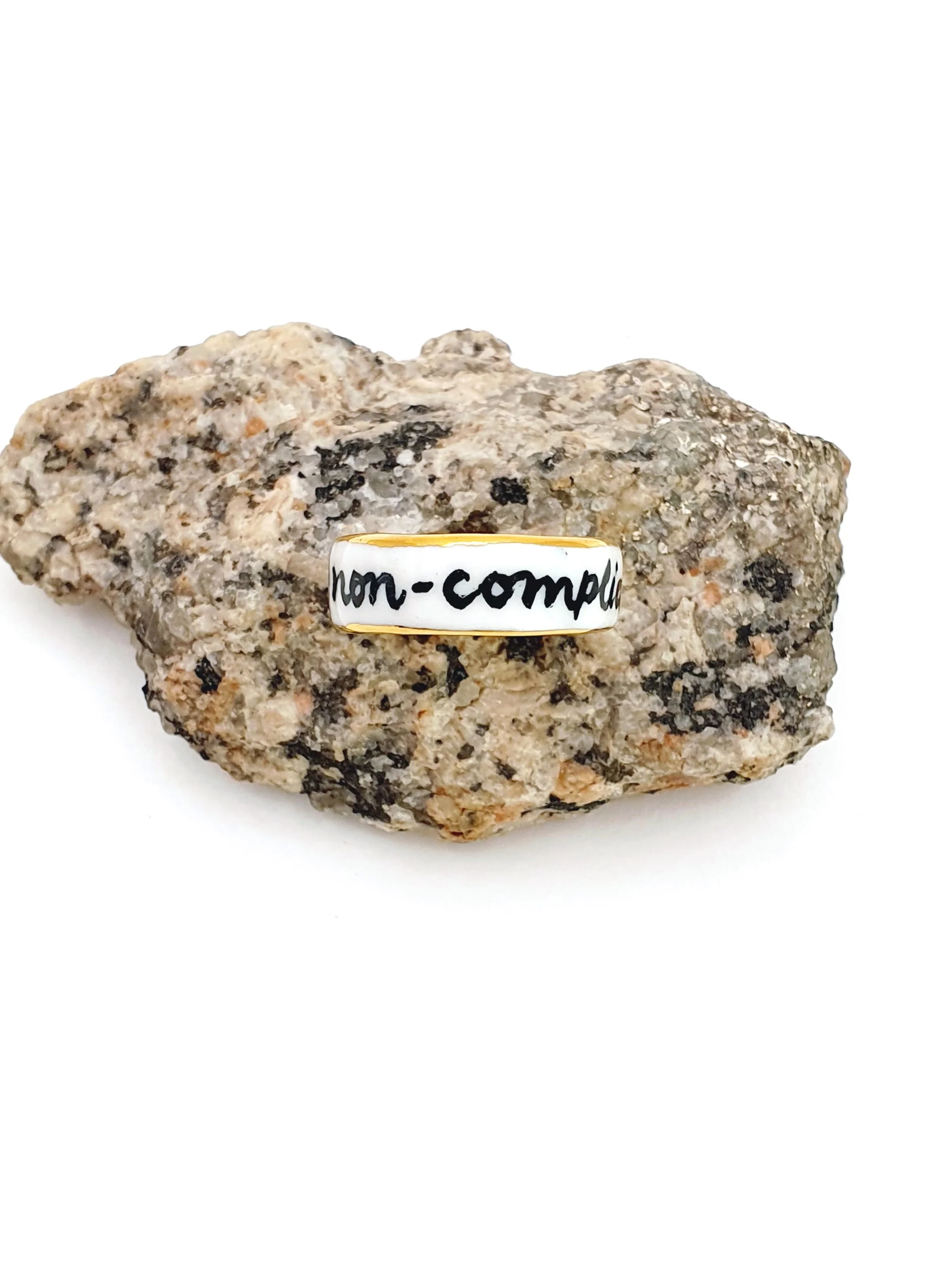 010 non compliant Ring - size R 8.5