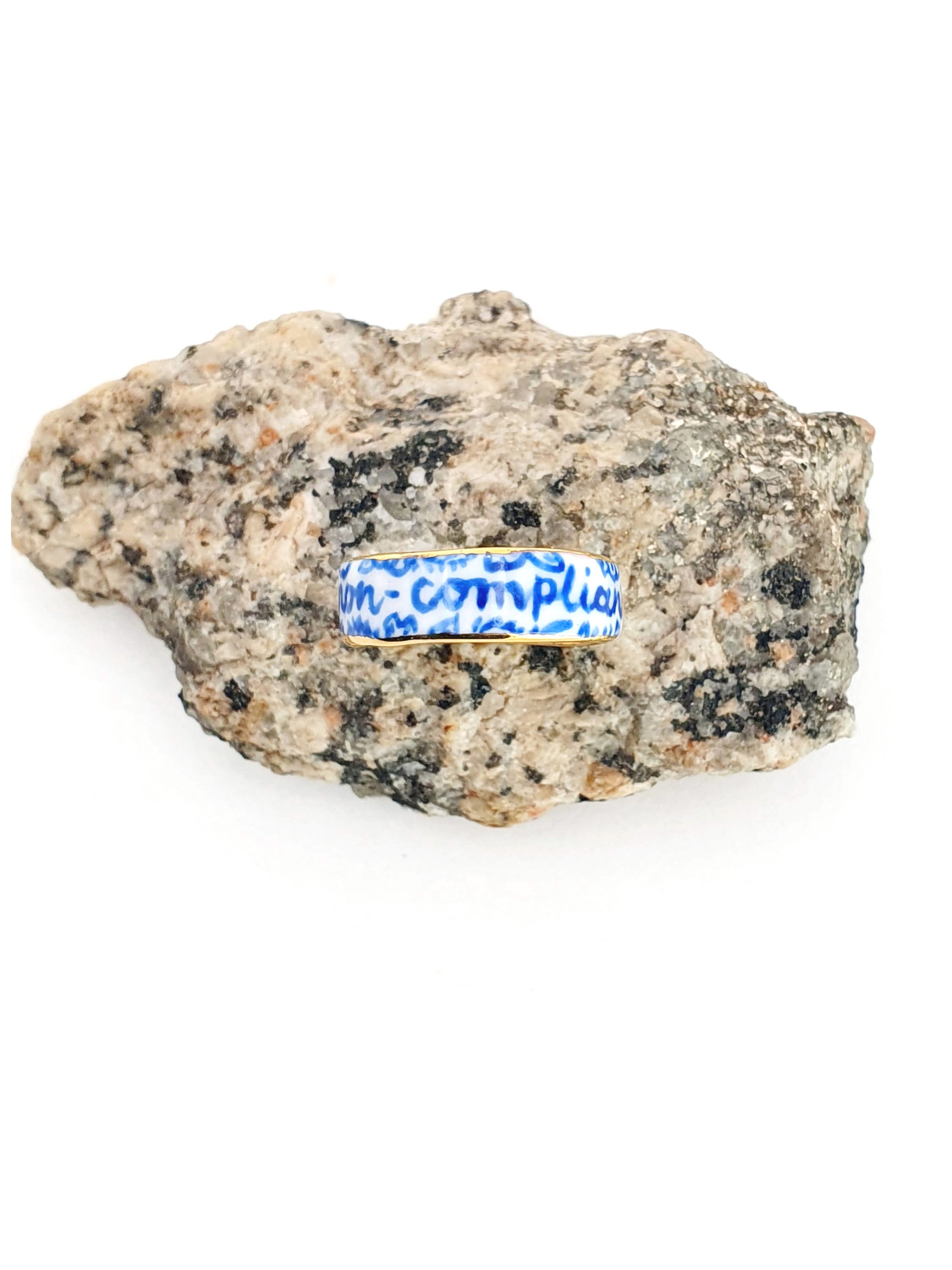 012 Non Compliant Ring - size Q 8