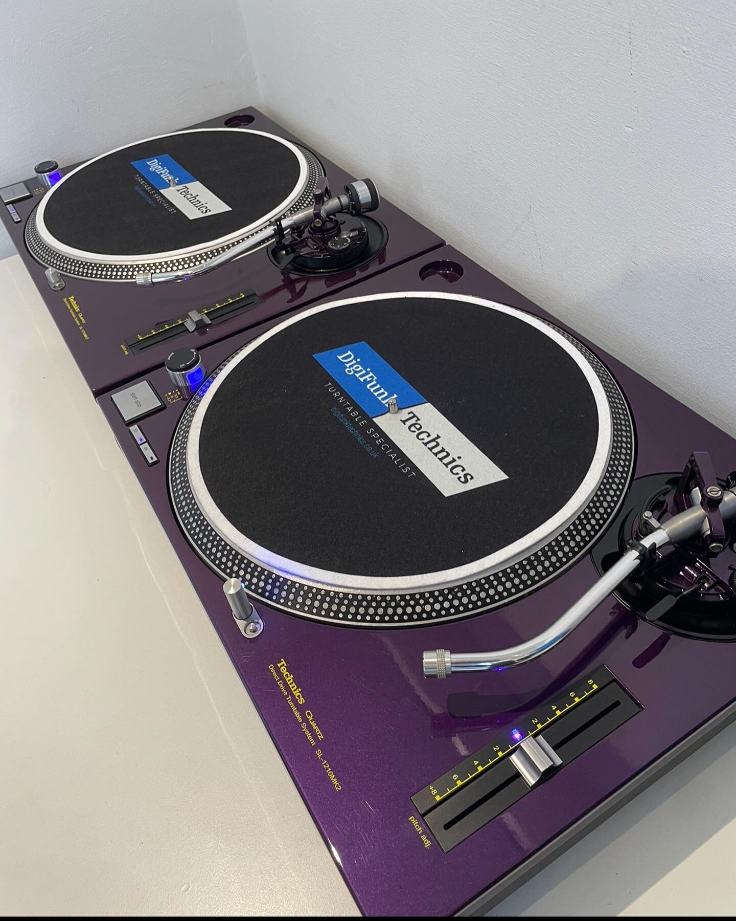 Free bar of fruit and nut with this custom colour job!

Cadbury Pearl, Yellow Graphics and UV Purple LEDs. We were not sure how the yellow over the purple would go but think it looks pretty cool. Happy customer has already collected 😊

#technics #te