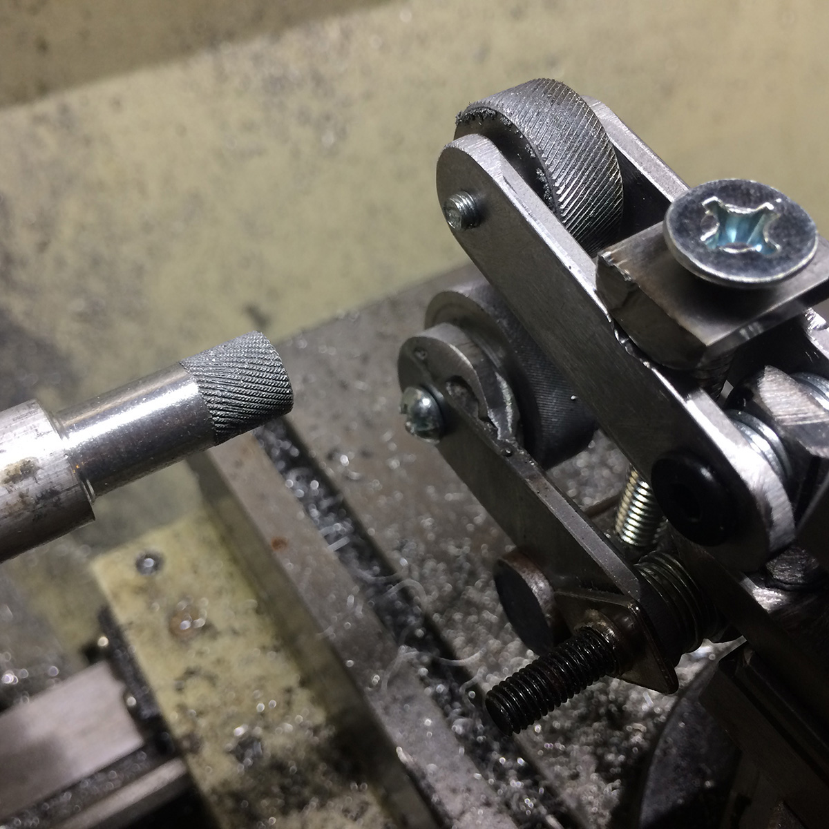 Custom knurling tool