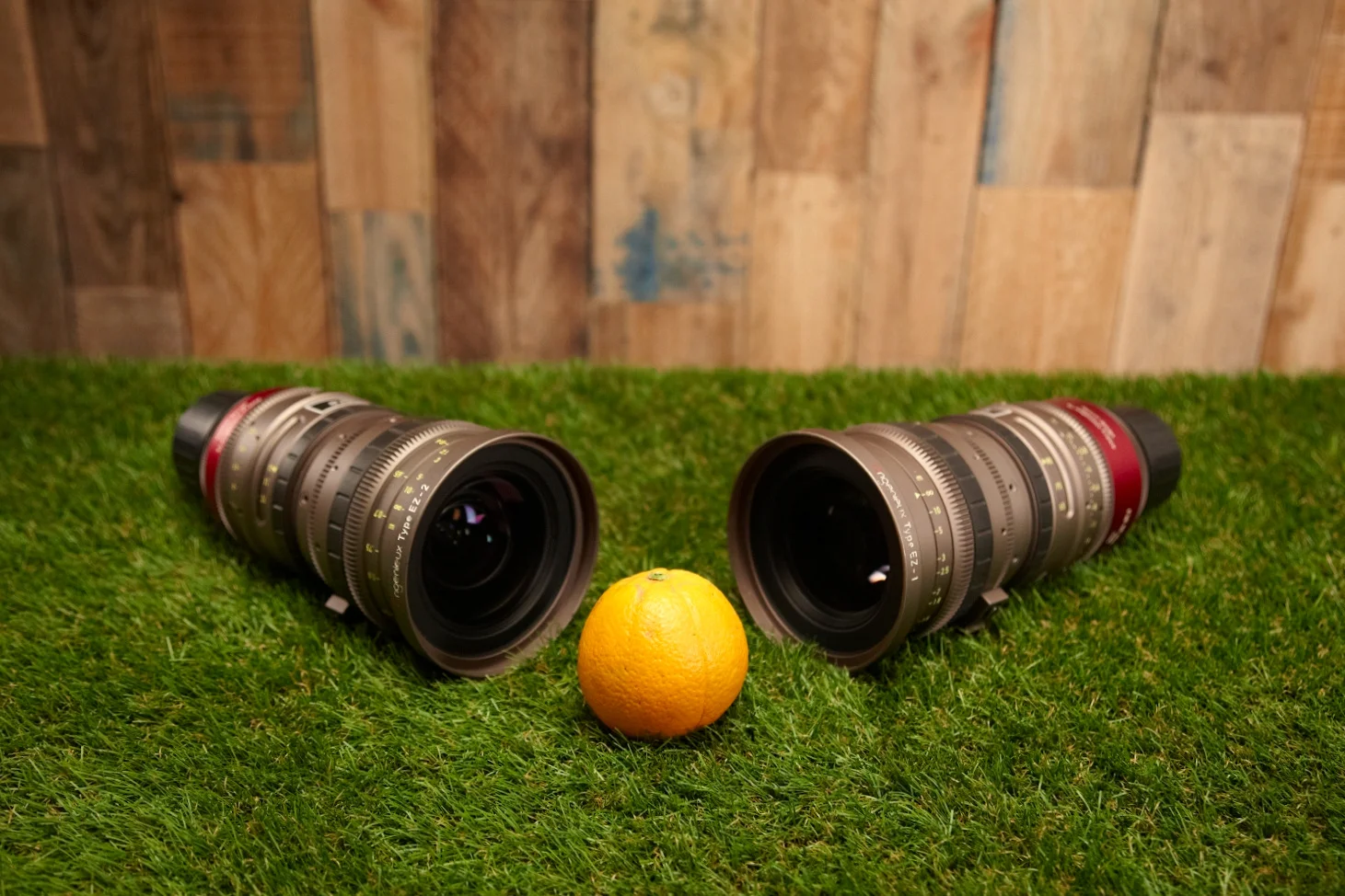 Angenieux EZ-1 and EZ-2 Zoom lenses - Full Frame or S35 EZ-1 30-90mm in S35 T2 and 45-135mm in FF T3 CF 0,6m EZ-2 15-40mm in S35 T2 and 22-60mm in FF T3 CF 0,6m Switching from S35 to Full Frame by changing the rear parts of the lenses.