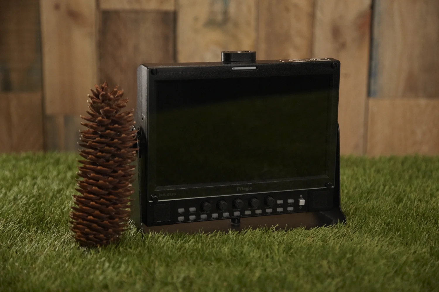 TV-Logic SRM-095W 9” monitor