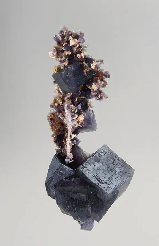 fig. 18: Fluorite with Barite-roses