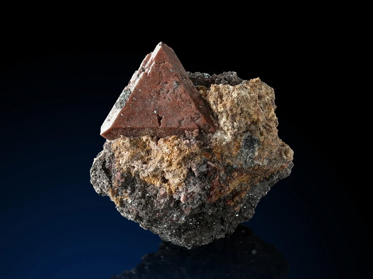 1279_Zunyite_Iran_2_1200x900.jpg