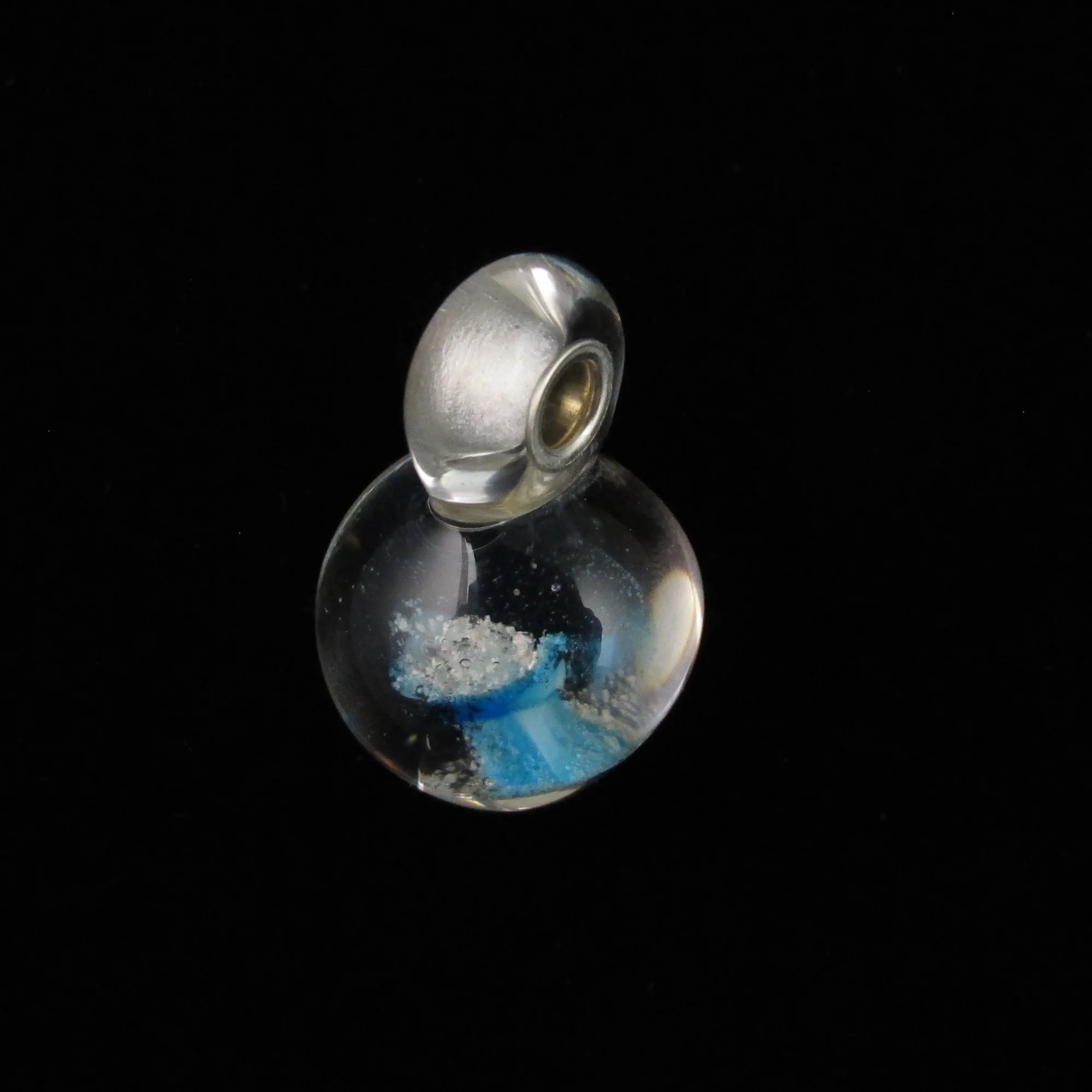 Pandora bead w loop side.JPG