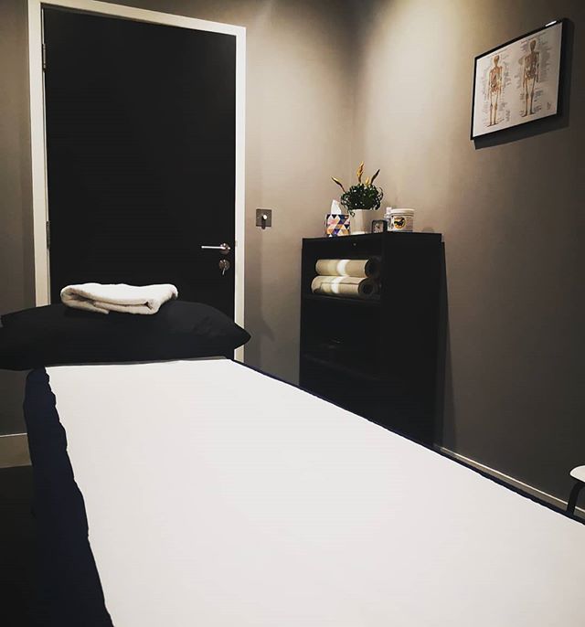 It has been a busy morning here @techniquephysio.
Our clients know how to start their week well #mondaymassage 🤗💆🏼&zwj;♂️ #sportsmassage #softtissuetherapy #songbirdliquwax #prehabbeforerehab #massagetherapy #massagemonday #muscles #musclemanageme