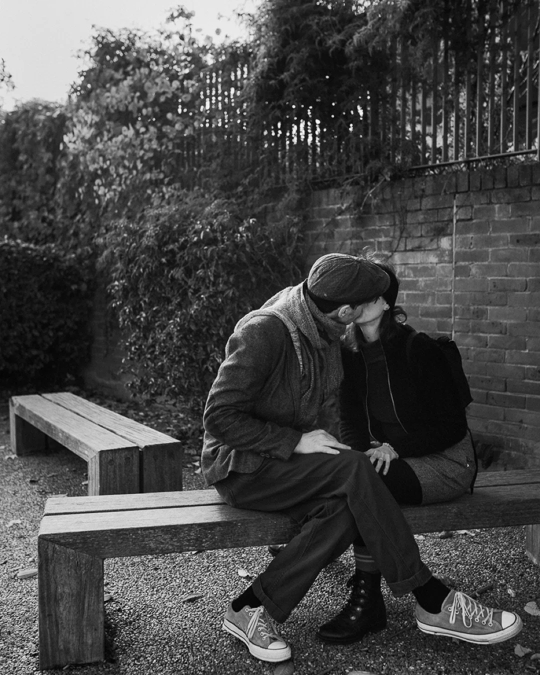 Here&rsquo;s to 2025, a year for creativity, being yourself and celebrating the little things in life 🥳
&bull;
&bull;
&bull;
&bull;
#lifestylephotography #londonphotographer #portraitphotography #lifestyle #couples #couplessession #lifestylephotogra