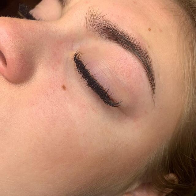 Lashin&rsquo; all the way ✨🎄all day, every day  getting you girls ready for Christmas 🥰