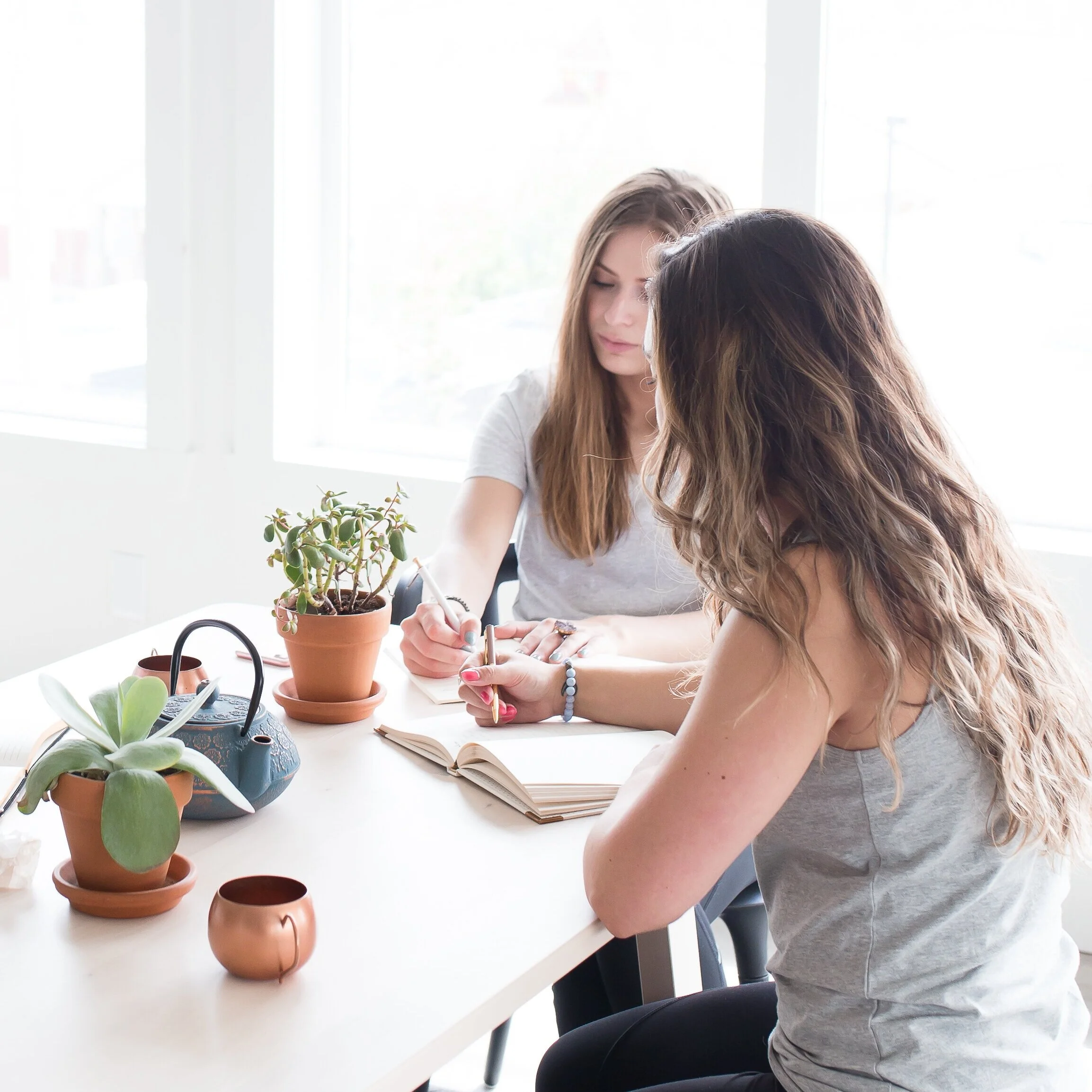 How to Be An Amazing Example of a Leader to Your Employees