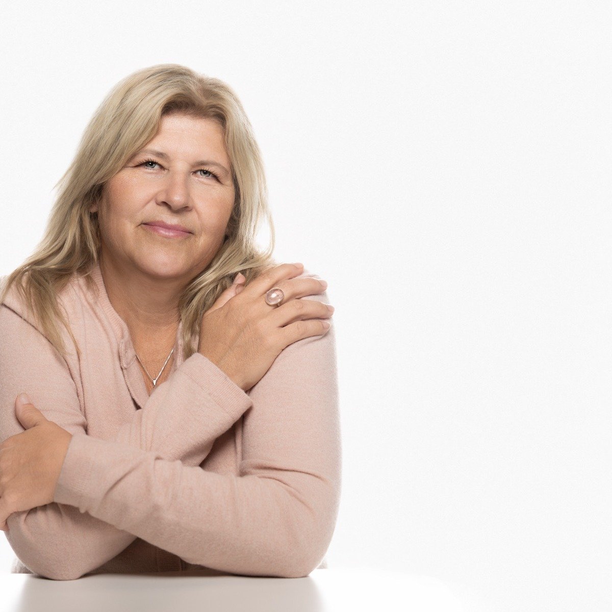 We are growing FemCity and our grassroots movement continues to bring women together. A big welcome to Michelle Boone, our new FemCity Oakville President. 

Here's a bit about Michelle: I'm a certified RTT Hypnotherapist, Reiki Master, Huna Practitio