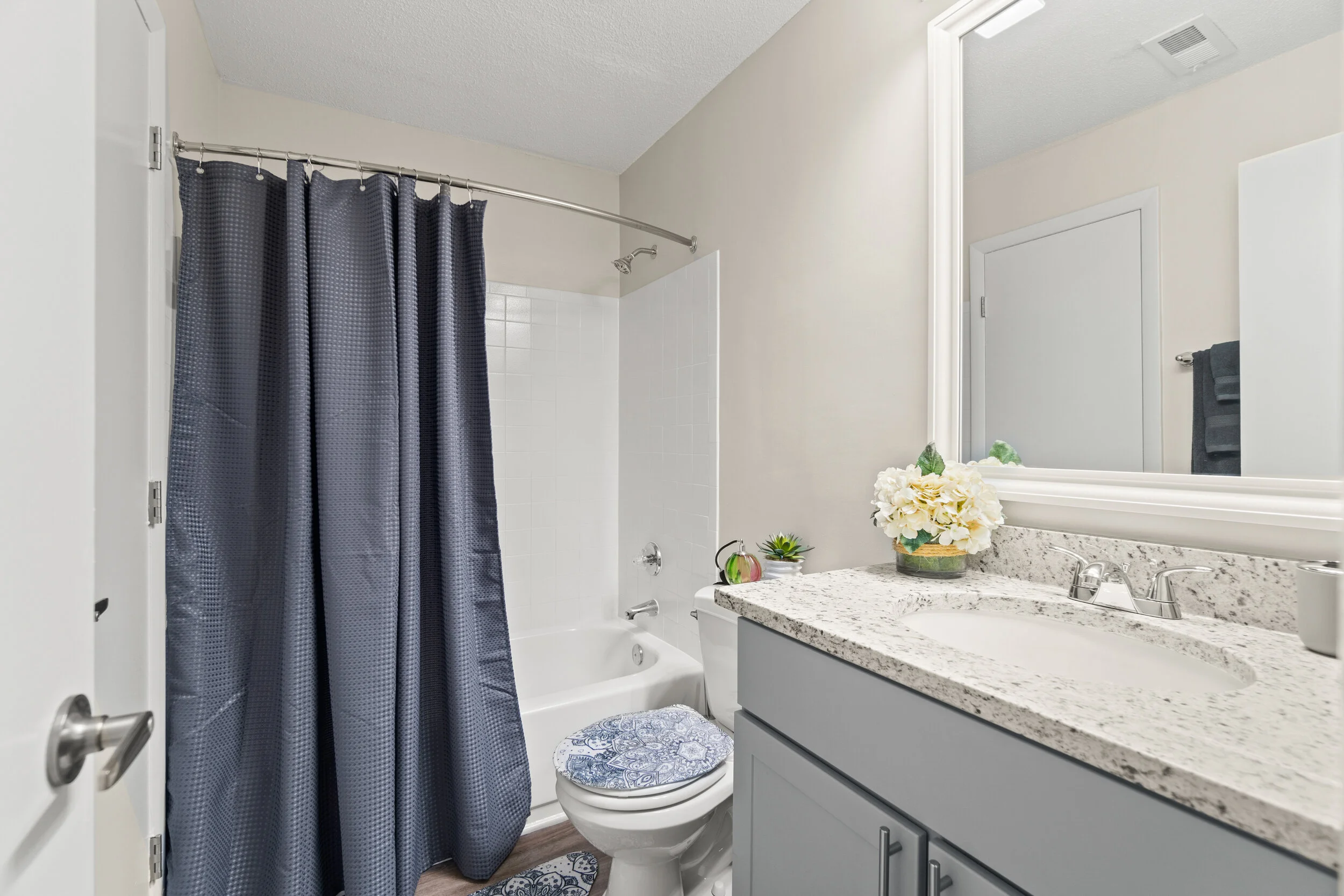 Photo Gallery Luxury Apartments Windsor at Fair Lakes — Windsor at Fair Lakes