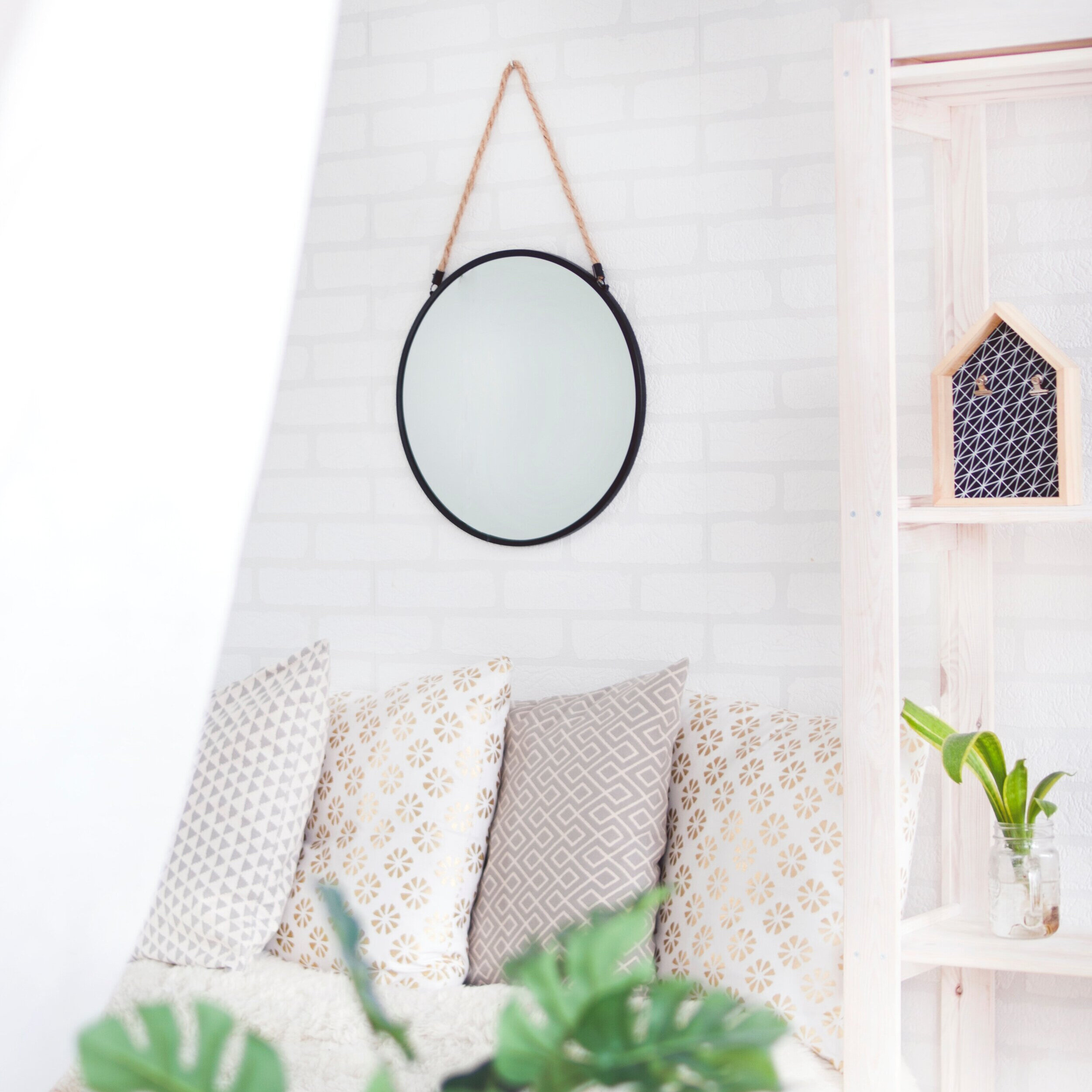 Weg mit Geschenken, die dir nicht gefallen! - In deiner Wohnung ist kein Platz für Dinge, die dich nicht mit Zufriedenheit erfüllen. 