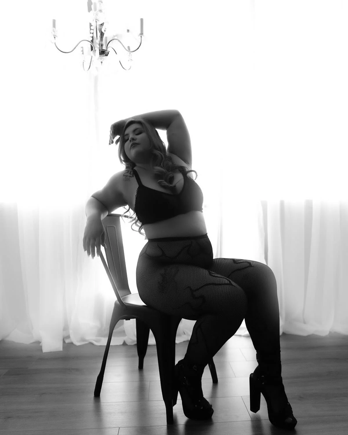 I love full stockings on a client. Flattering and super hot.