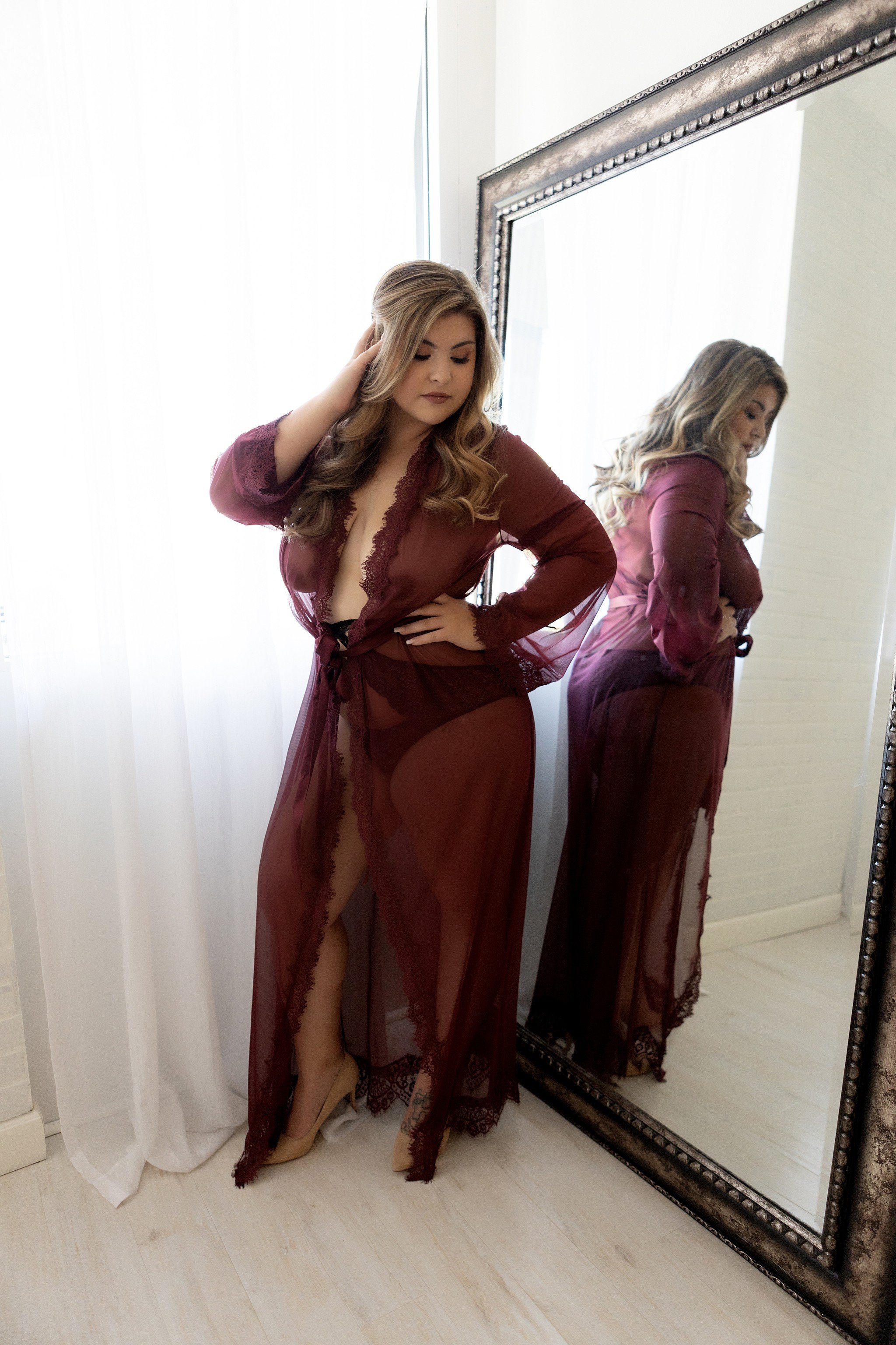 LC-lavish-boudoir- Leslie - 0114.jpg