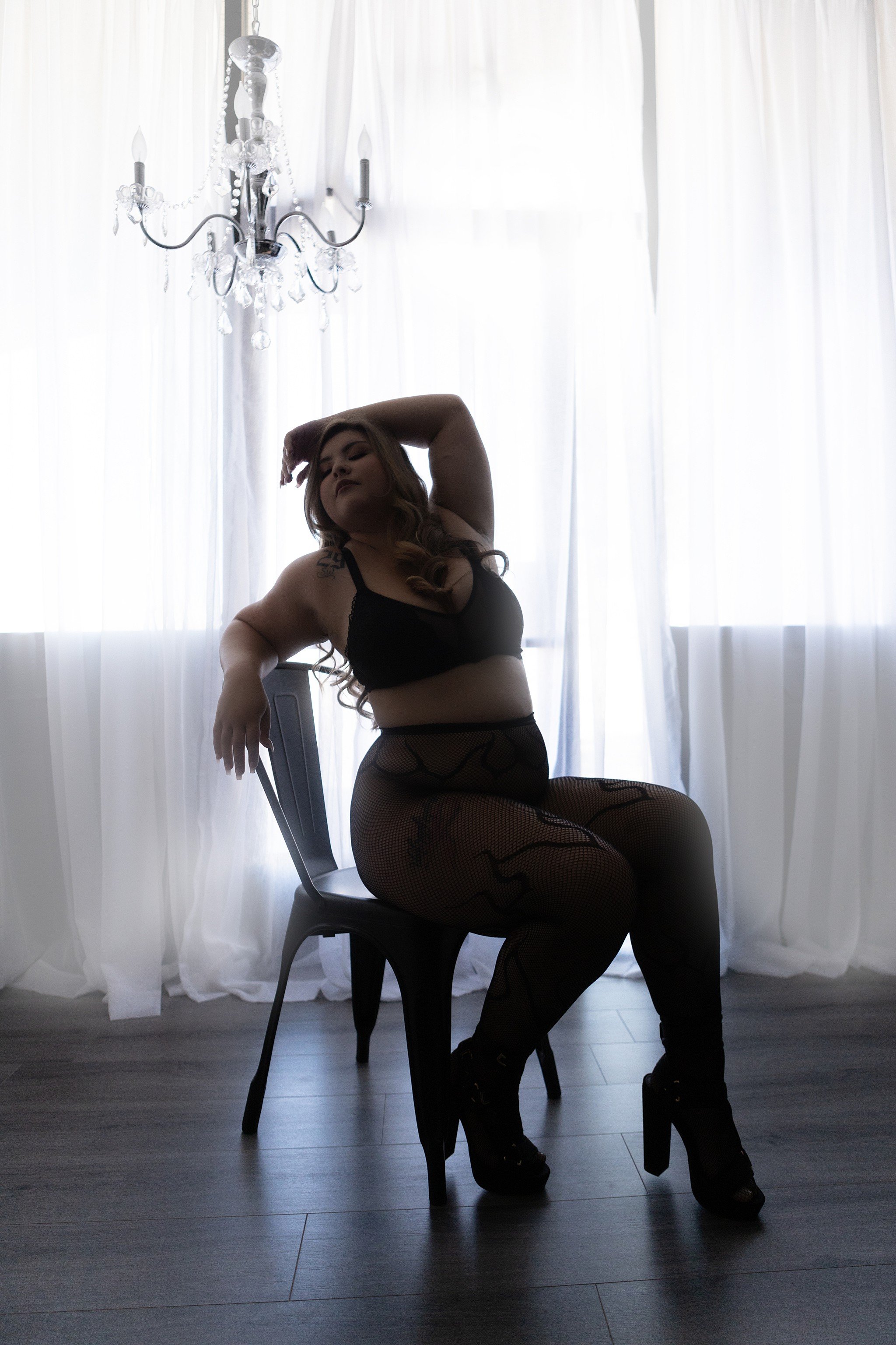 LC-lavish-boudoir- Leslie - 0136.jpg