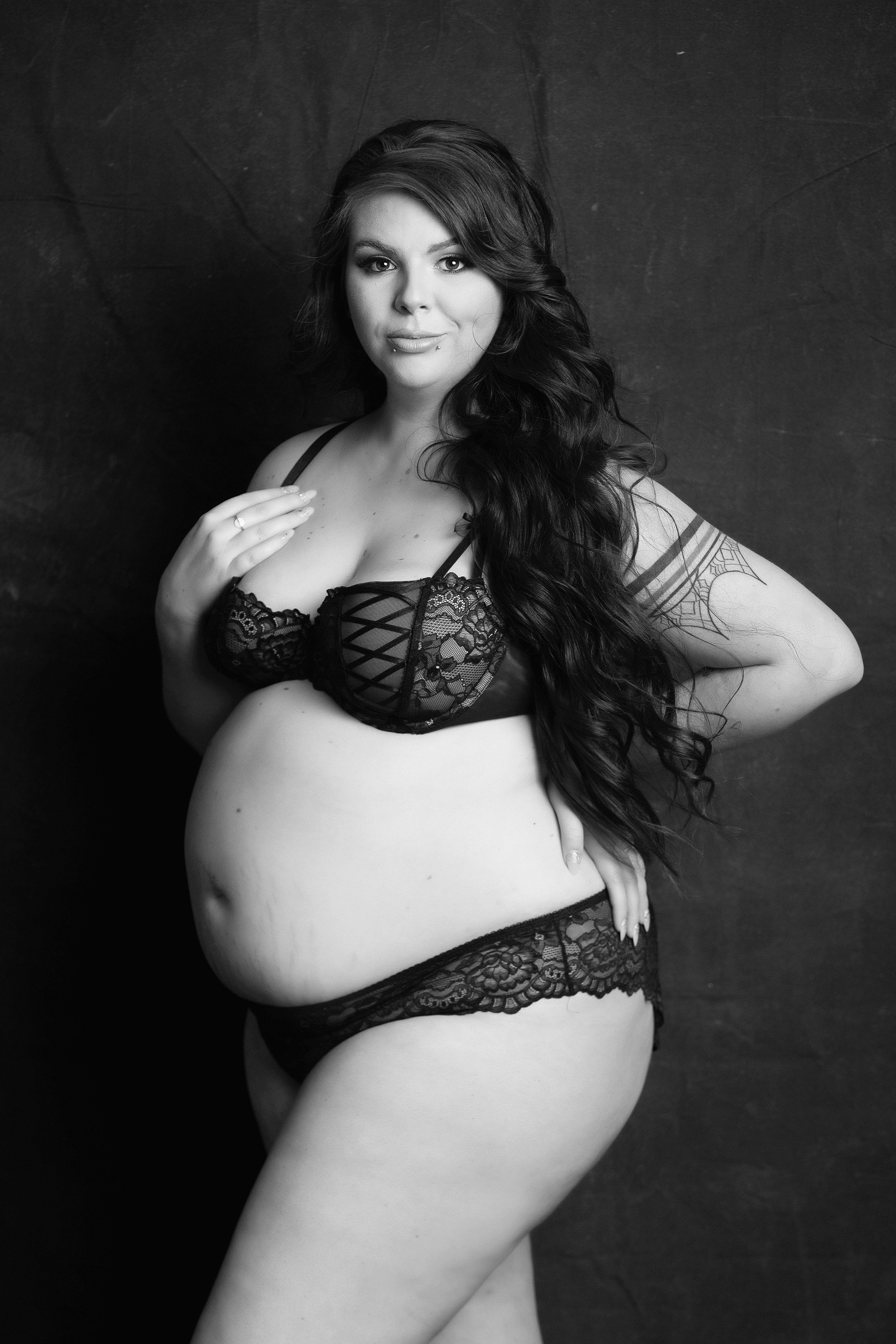 AW-lavish-boudoir-maternity-Leslie- 457.jpg