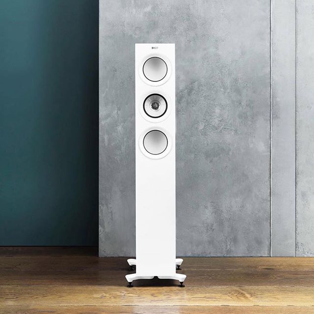 R Series offers a choice of three floorstanding speakers, a stand mount for more compact spaces and accompanying matching theatre models. Each one offers the finest sound KEF has ever delivered in its category whatever the dimensions of the room or s